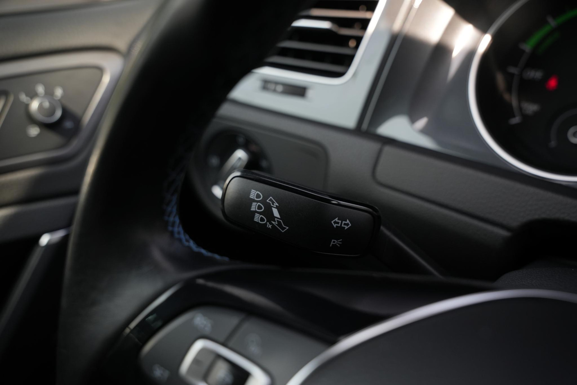 Volkswagen e-Golf E-DITION 2020 Metallic indium grey (X3X3) 34