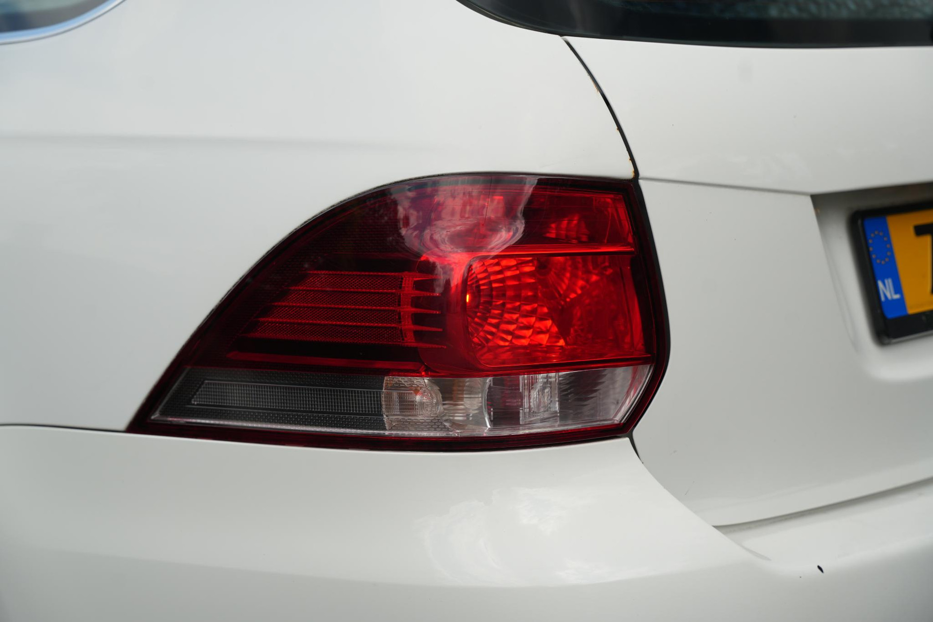 Volkswagen Golf Variant 1.2 TSI High Executive Line BlueMotion 2012 Candy white 15