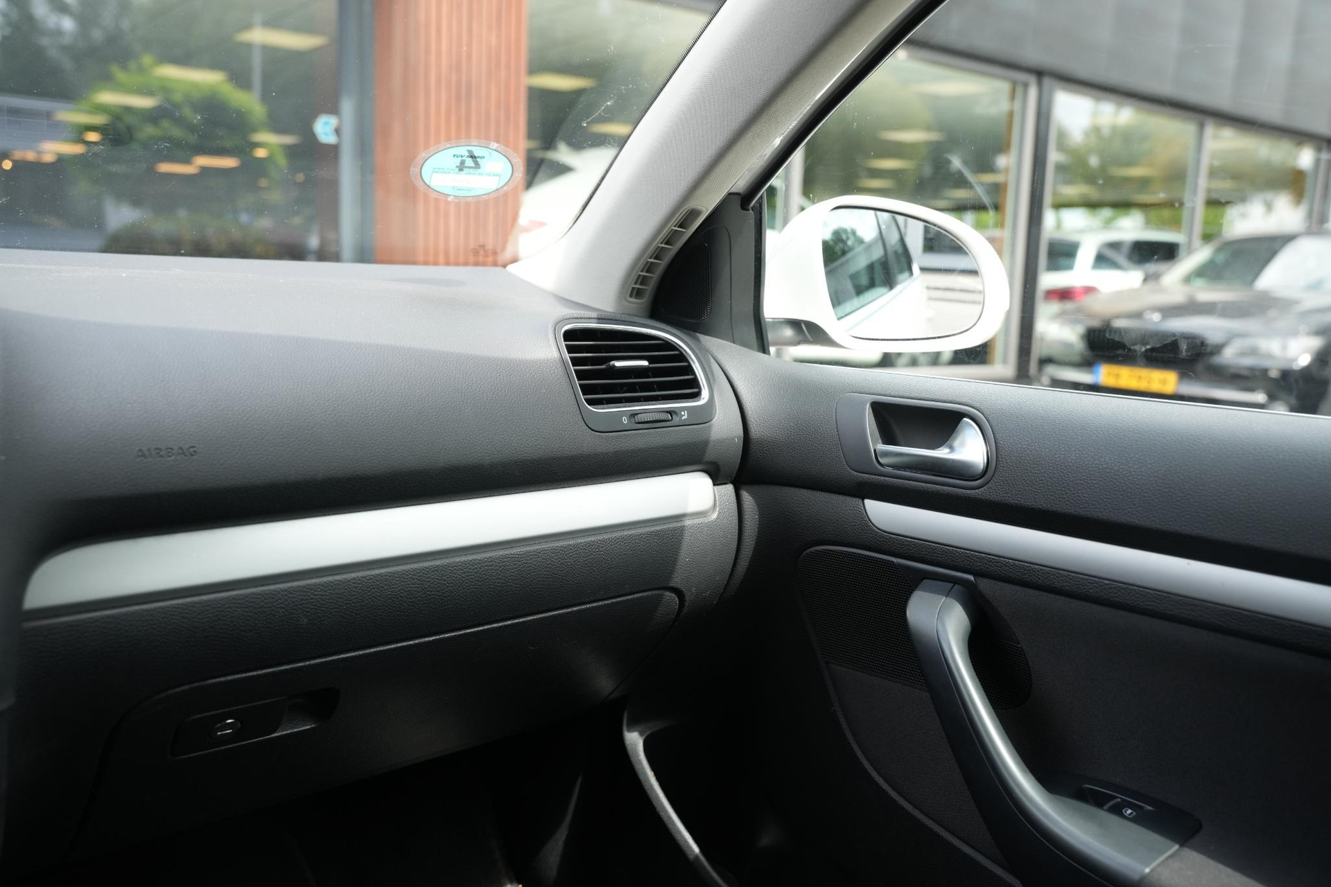 Volkswagen Golf Variant 1.2 TSI High Executive Line BlueMotion 2012 Candy white 34