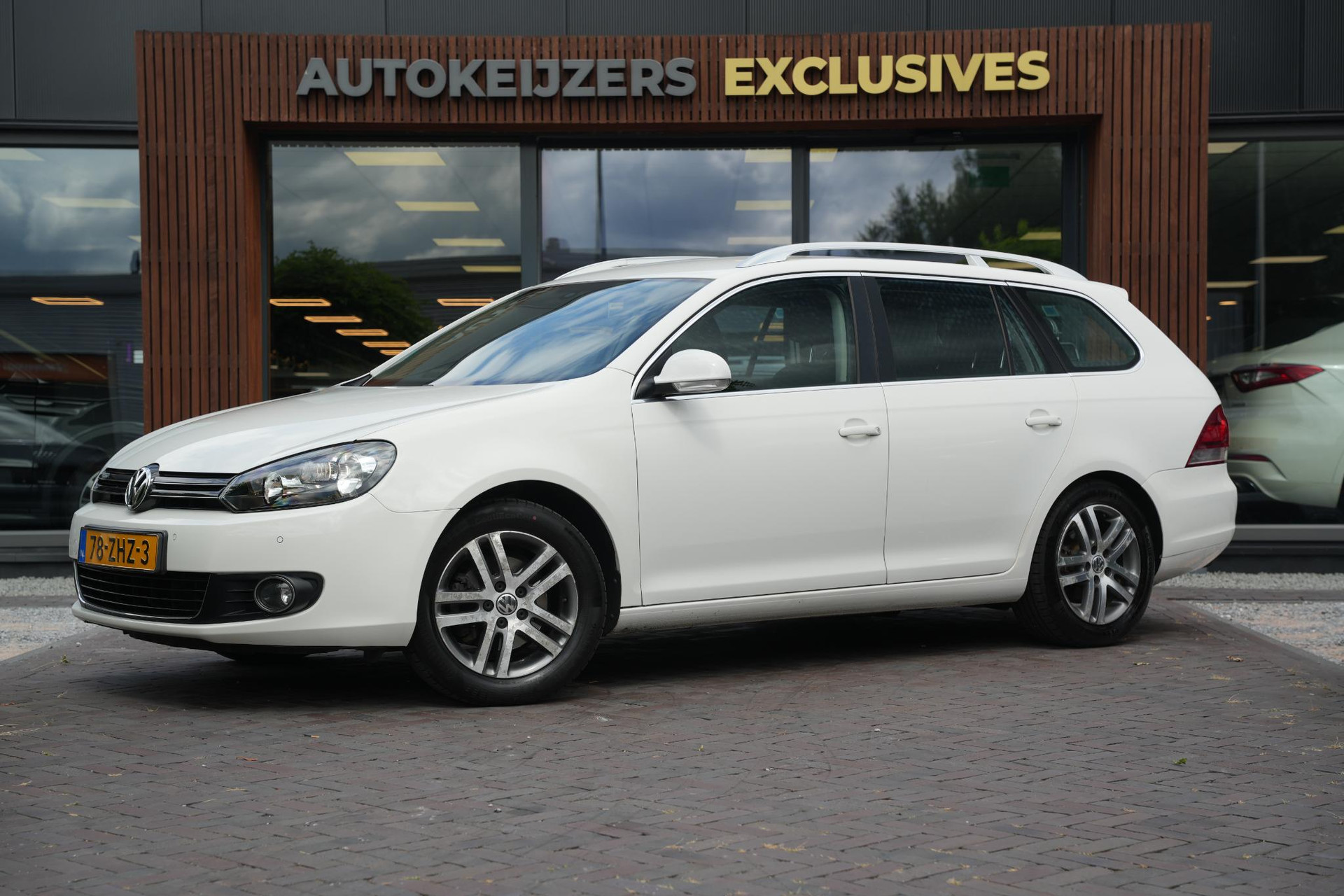 Volkswagen Golf Variant 1.2 TSI High Executive Line BlueMotion 2012 Candy white 5