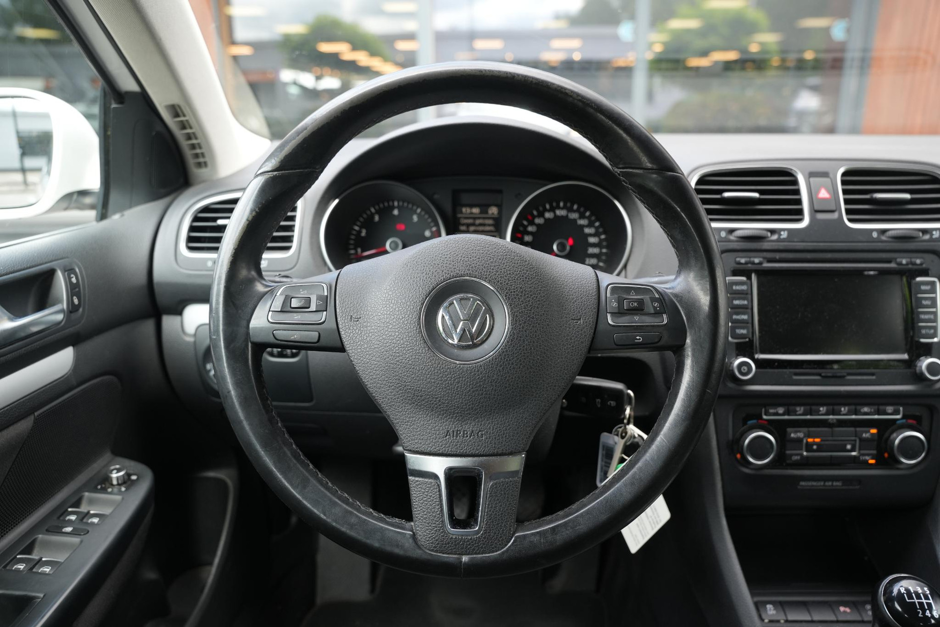 Volkswagen Golf Variant 1.2 TSI High Executive Line BlueMotion 2012 Candy white 8
