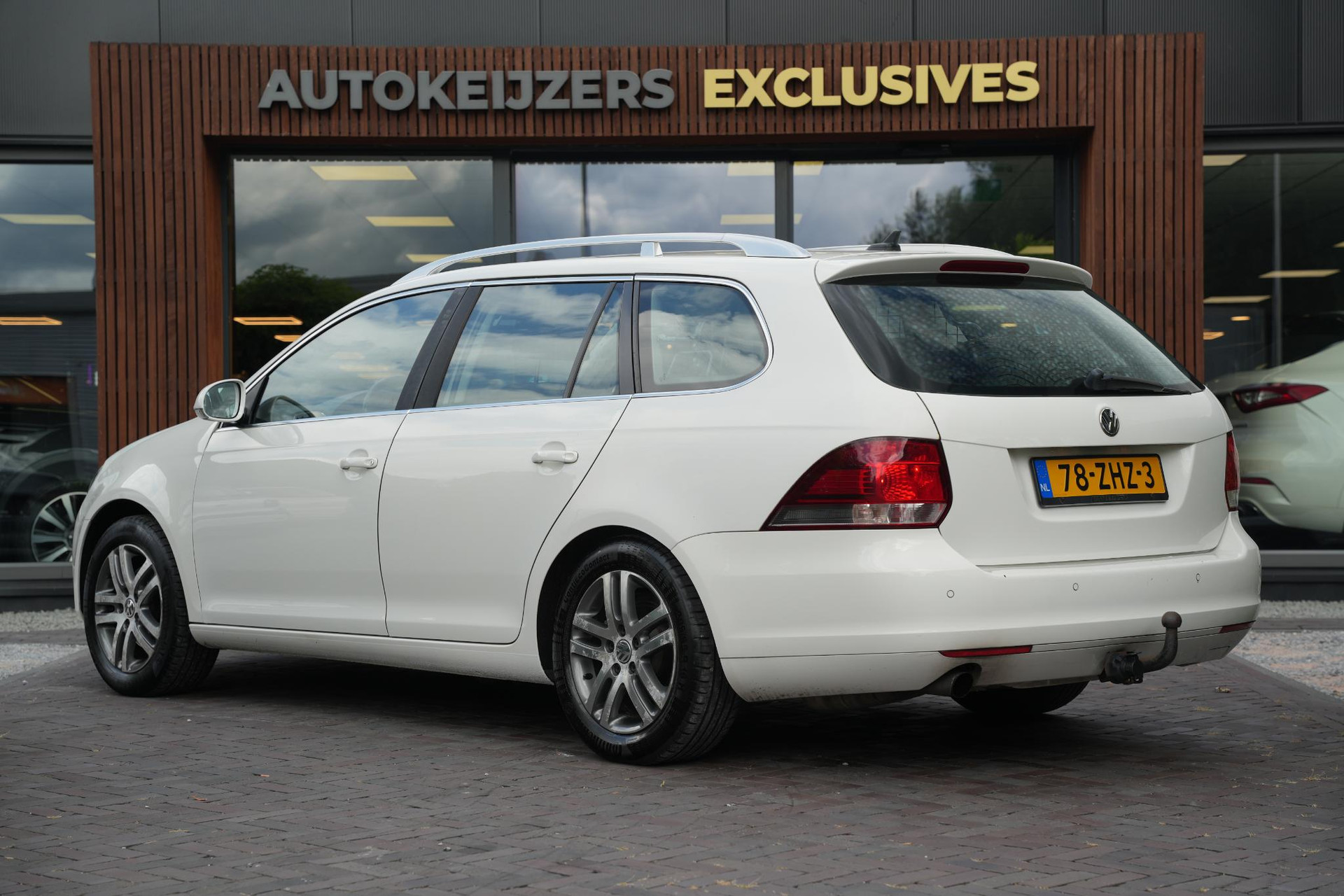 Volkswagen Golf Variant 1.2 TSI High Executive Line BlueMotion 2012 Candy white 9