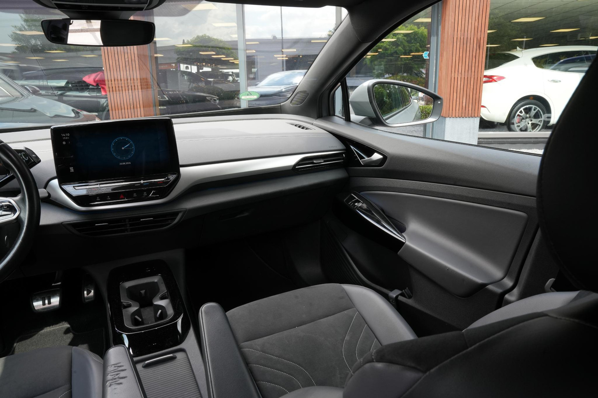 Volkswagen ID.5 Pro 77 kWh 2022 Moonstone grey met zwart dak 14