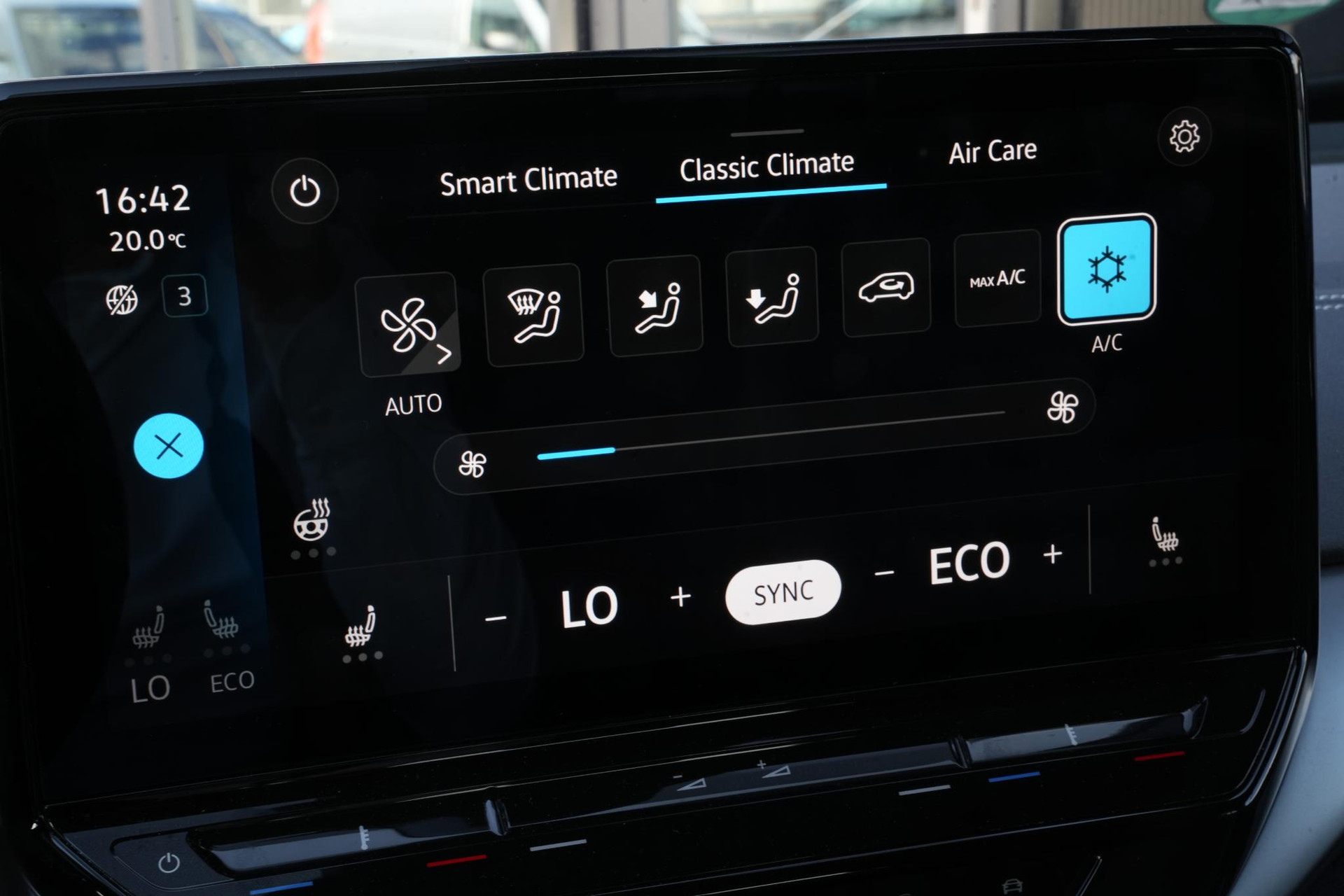 Volkswagen ID.5 Pro 77 kWh 2022 Moonstone grey met zwart dak 19