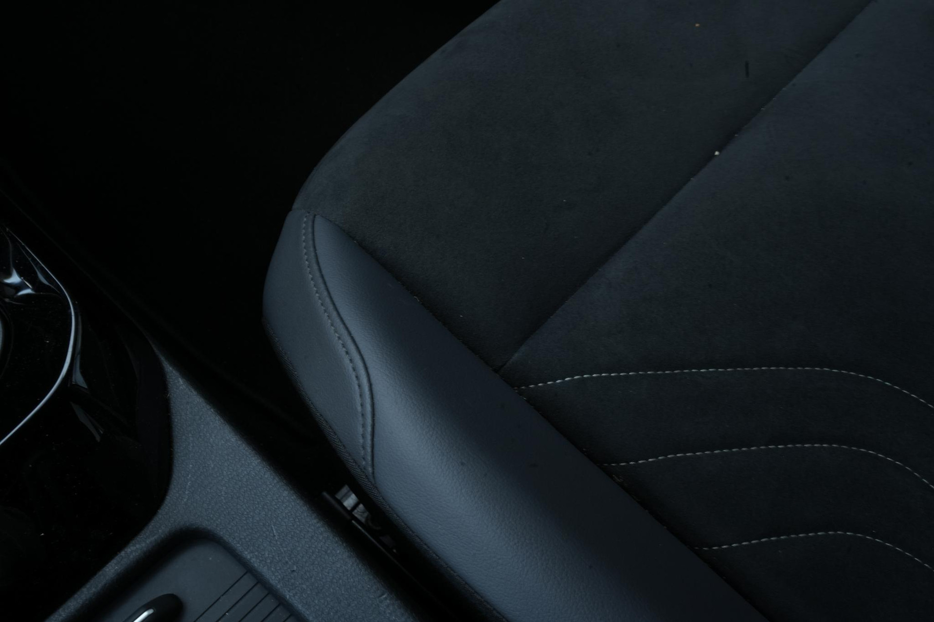 Volkswagen ID.5 Pro 77 kWh 2022 Moonstone grey met zwart dak 27