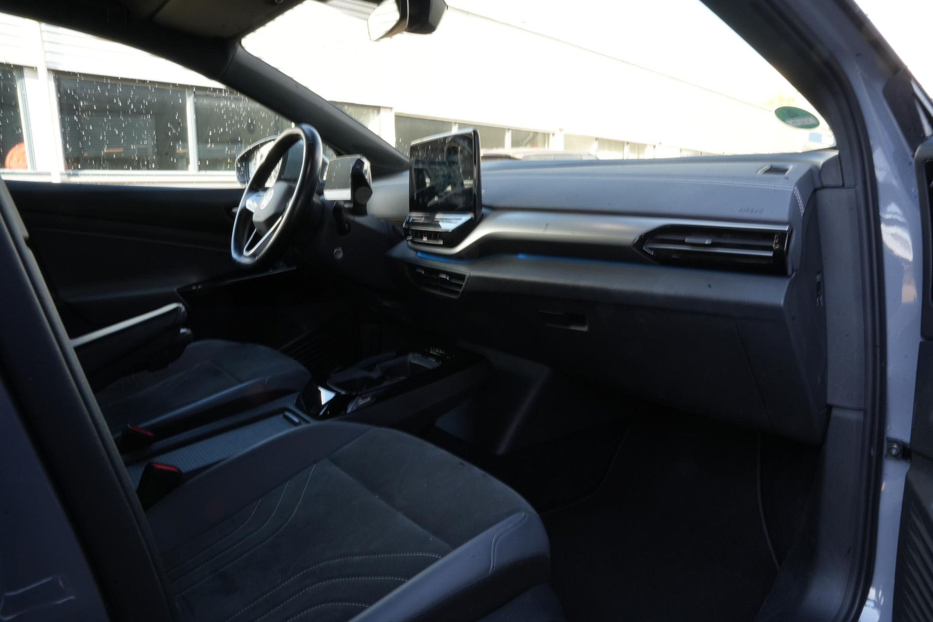 Volkswagen ID.5 Pro 77 kWh 2022 Moonstone grey met zwart dak 31