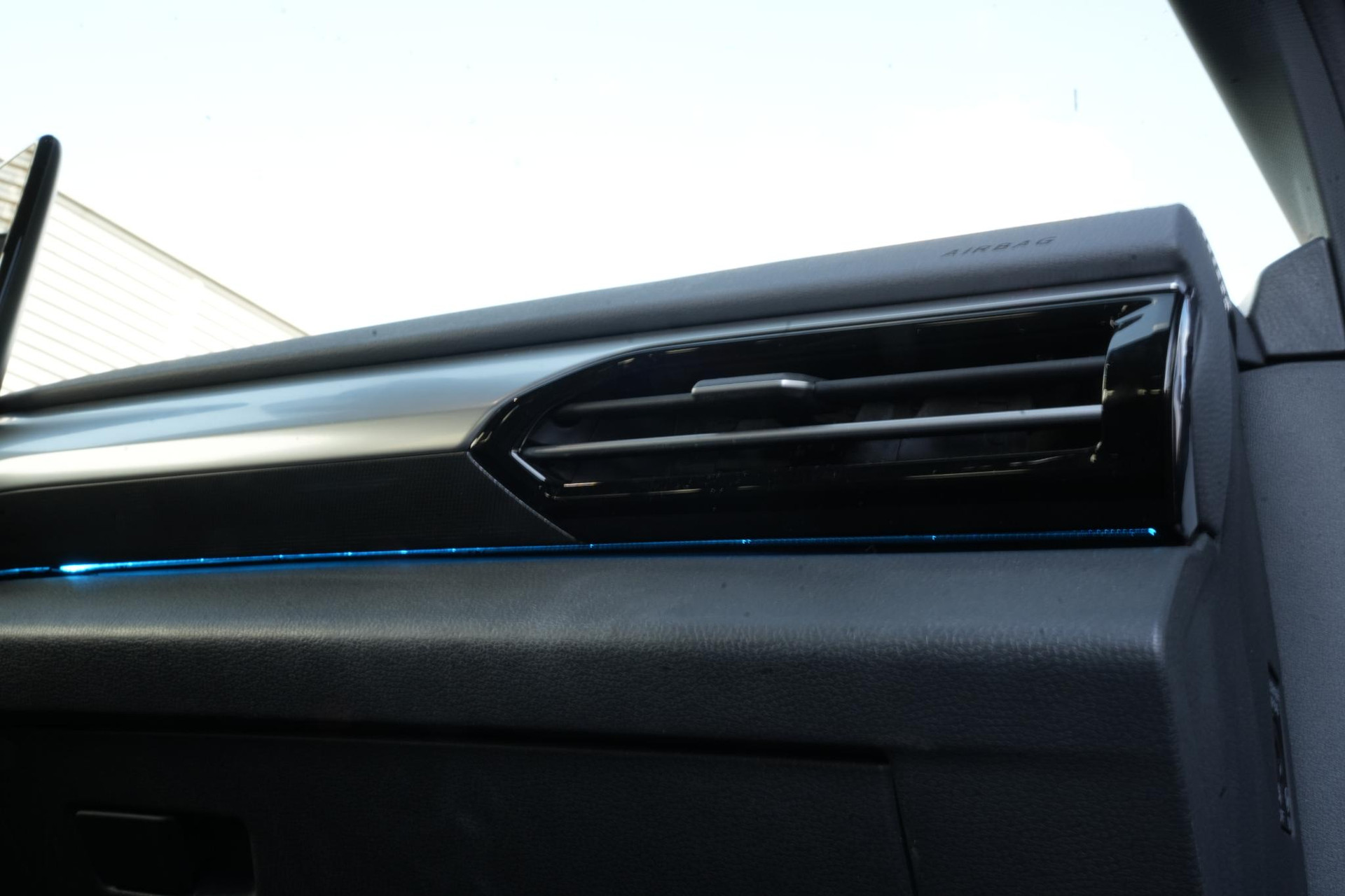 Volkswagen ID.5 Pro 77 kWh 2022 Moonstone grey met zwart dak 32