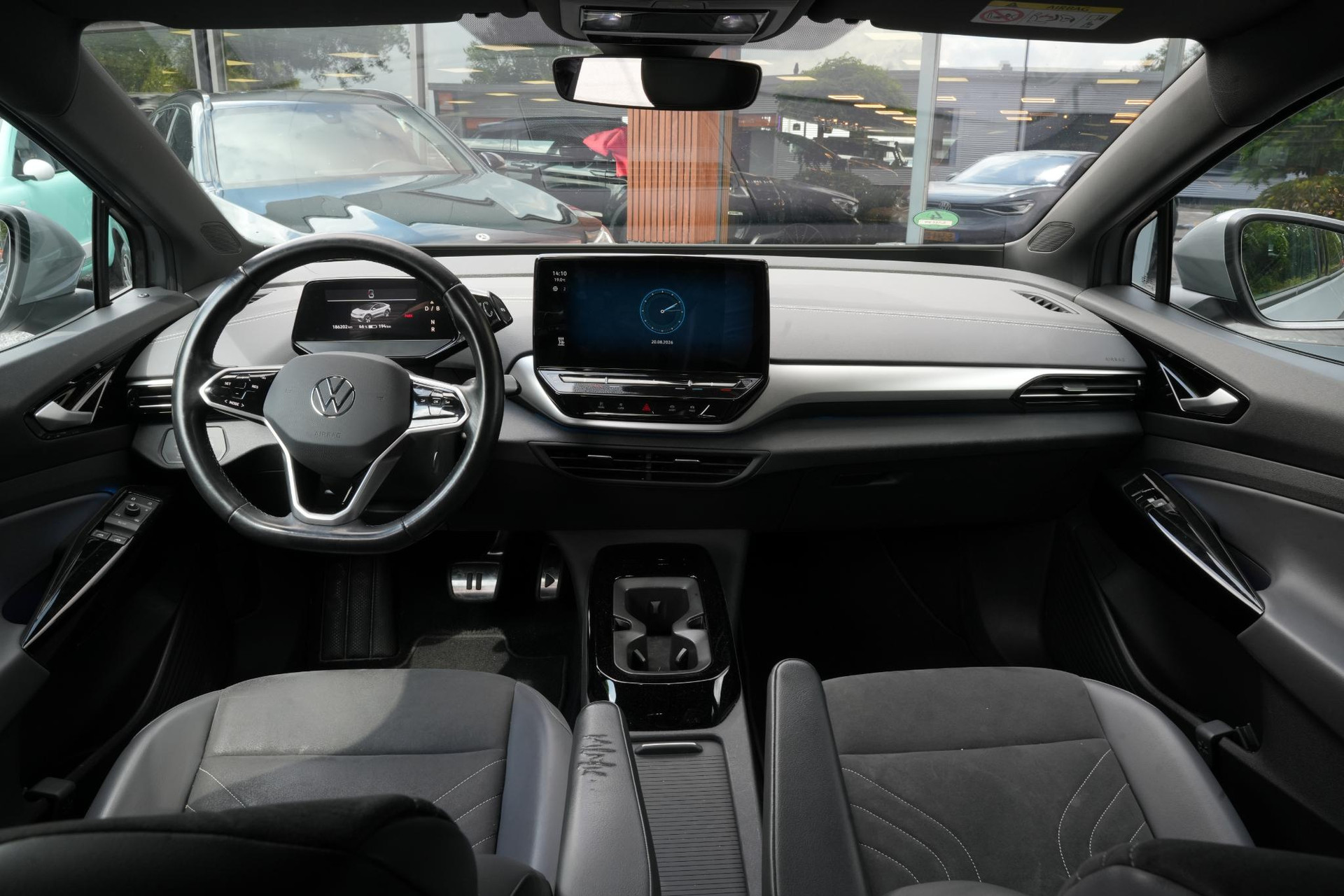 Volkswagen ID.5 Pro 77 kWh 2022 Moonstone grey met zwart dak 6