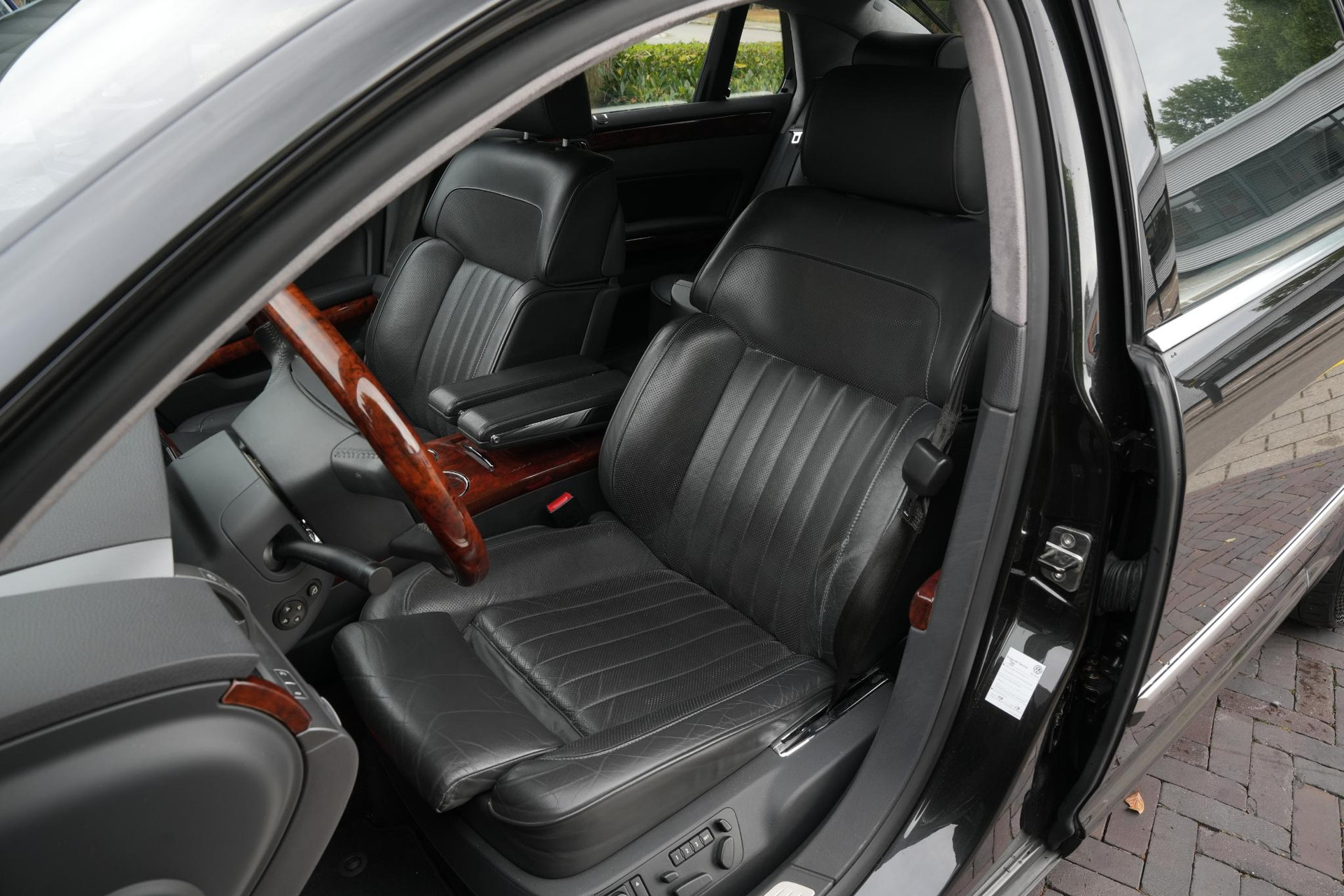 Volkswagen Phaeton 4.2 V8 4p. Lang 2005  17