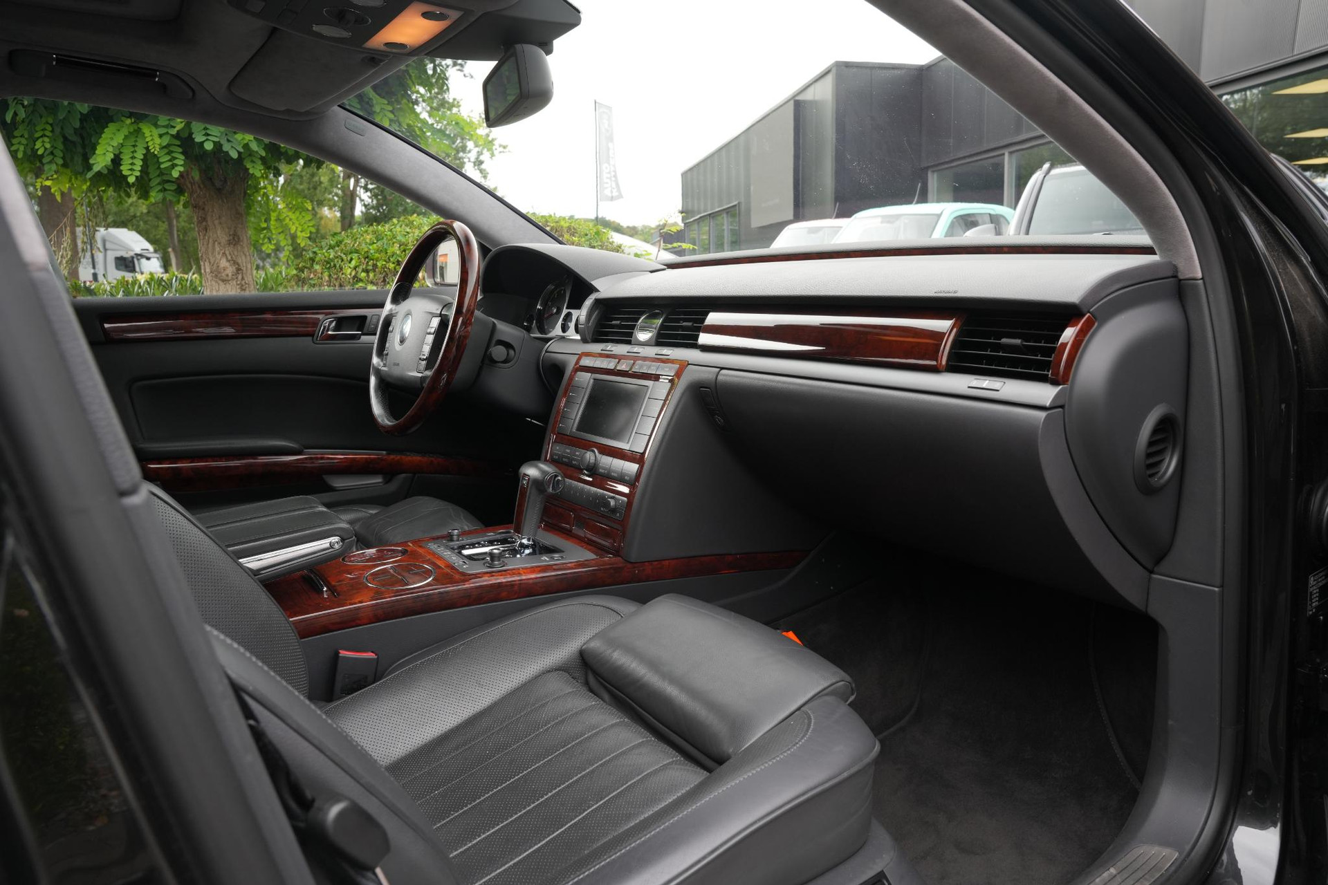 Volkswagen Phaeton 4.2 V8 4p. Lang 2005  23