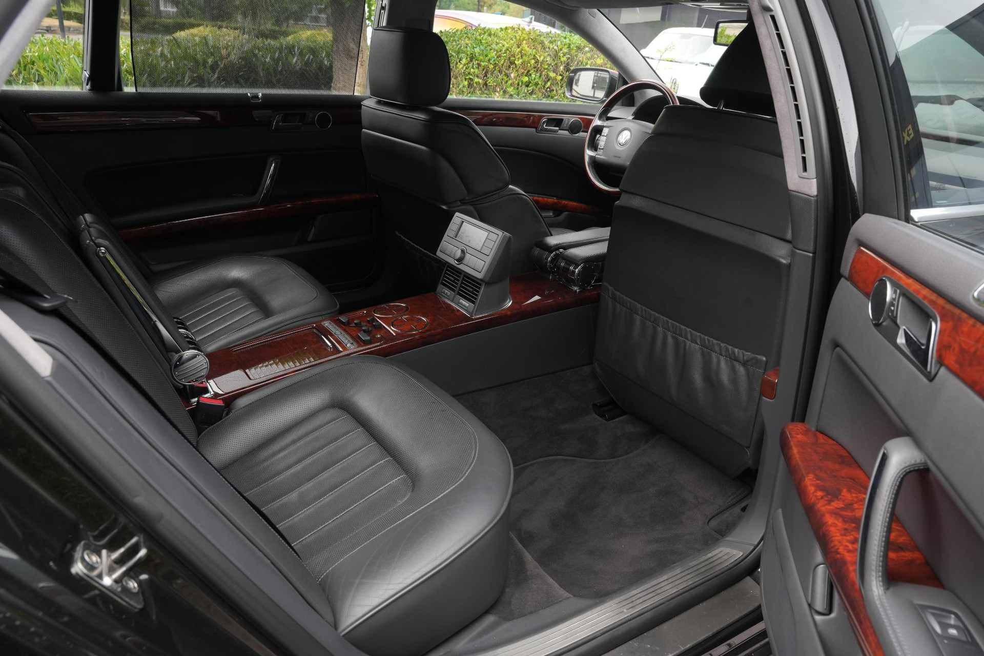 Volkswagen Phaeton 4.2 V8 4p. Lang 2005  34