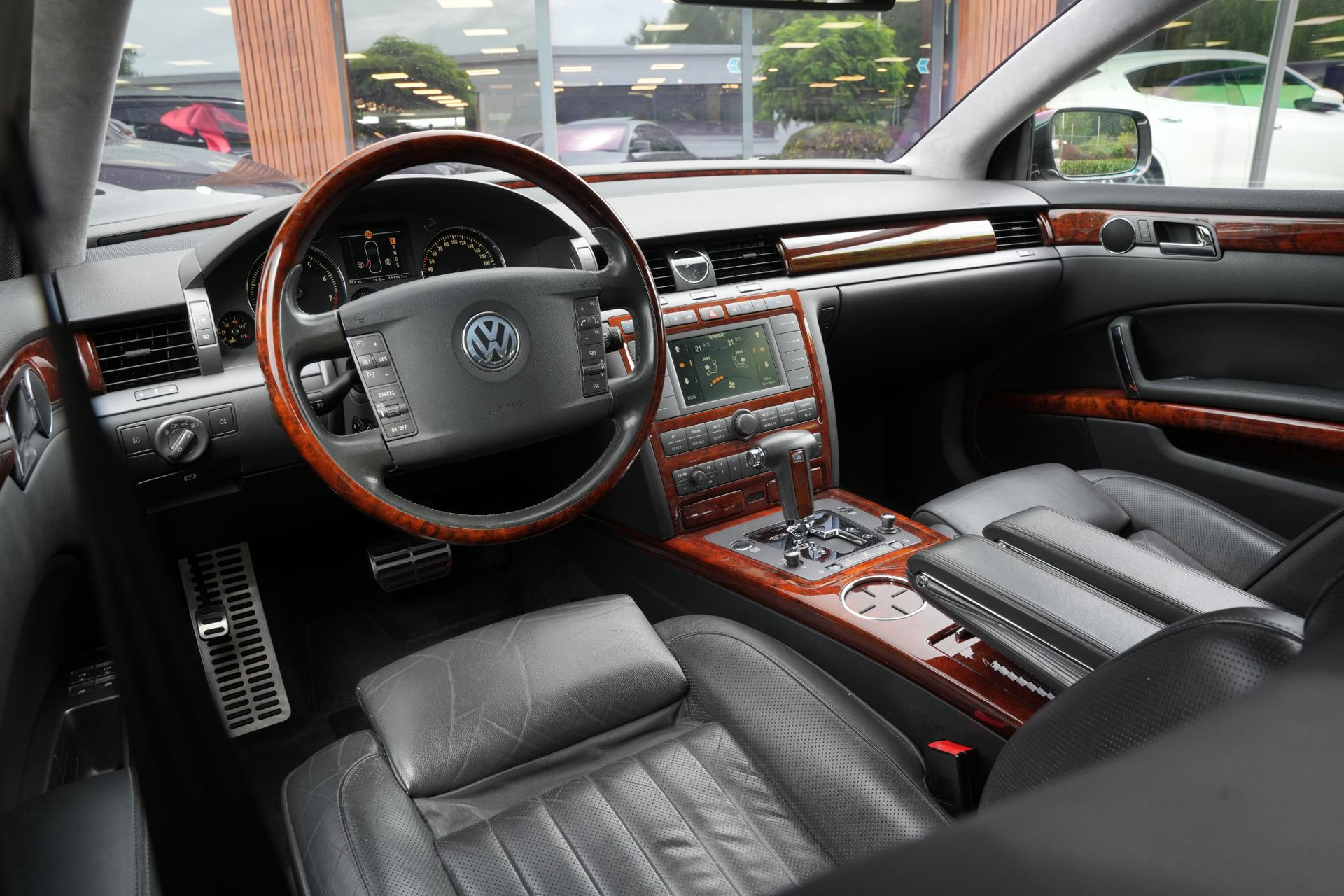 Volkswagen Phaeton 4.2 V8 4p. Lang 2005  39
