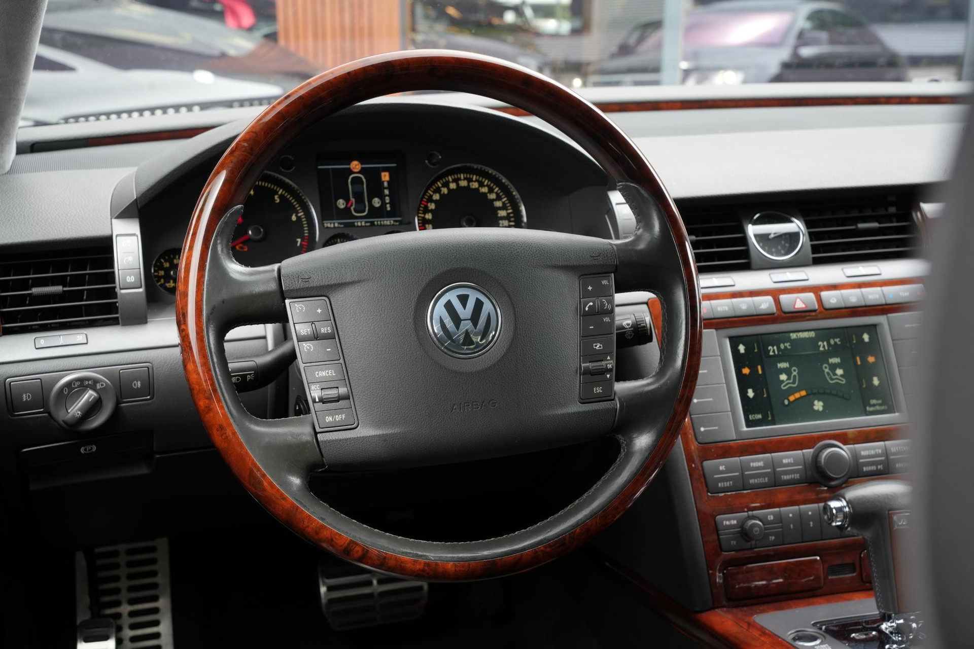Volkswagen Phaeton 4.2 V8 4p. Lang 2005  40