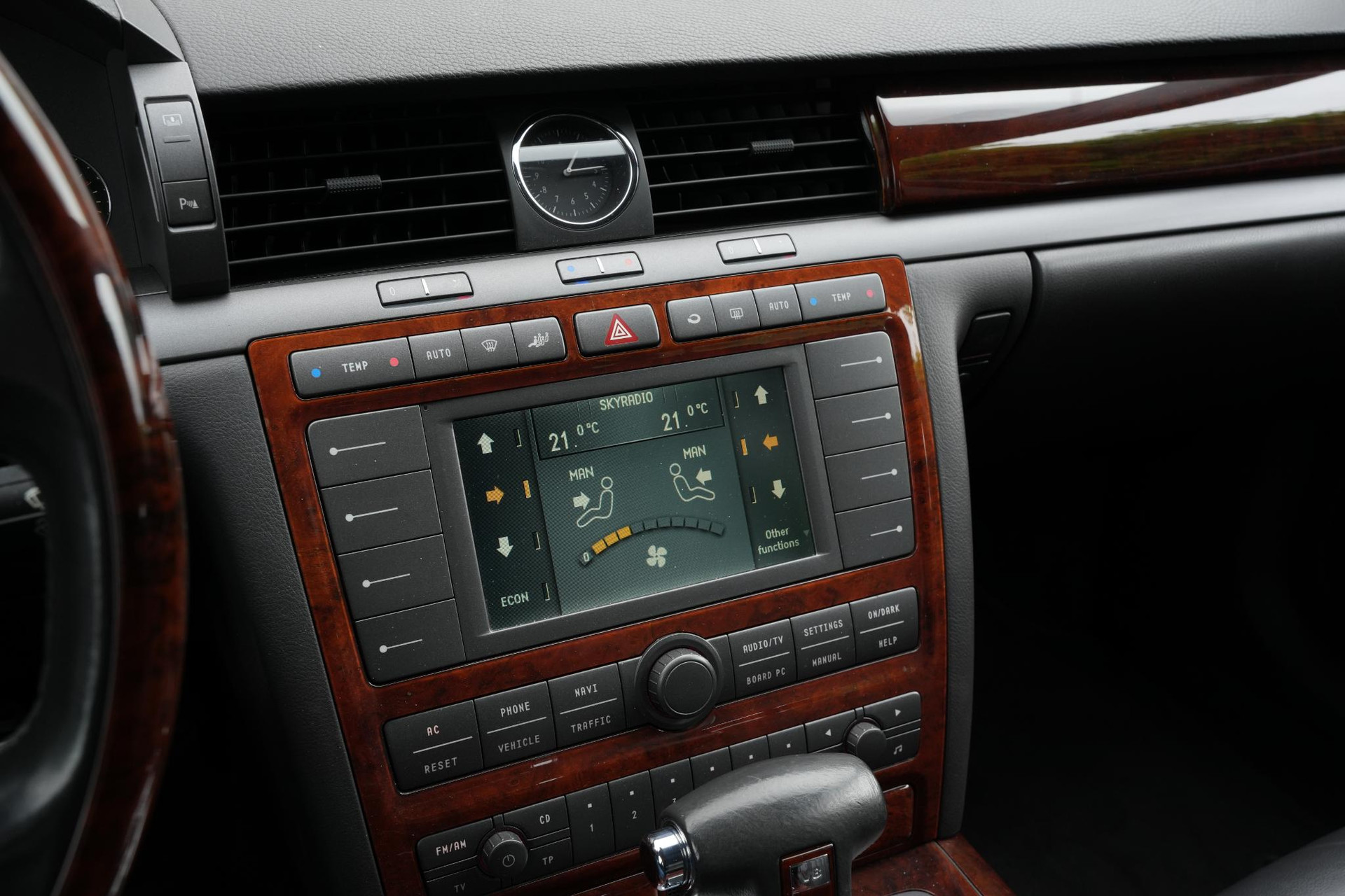 Volkswagen Phaeton 4.2 V8 4p. Lang 2005  46