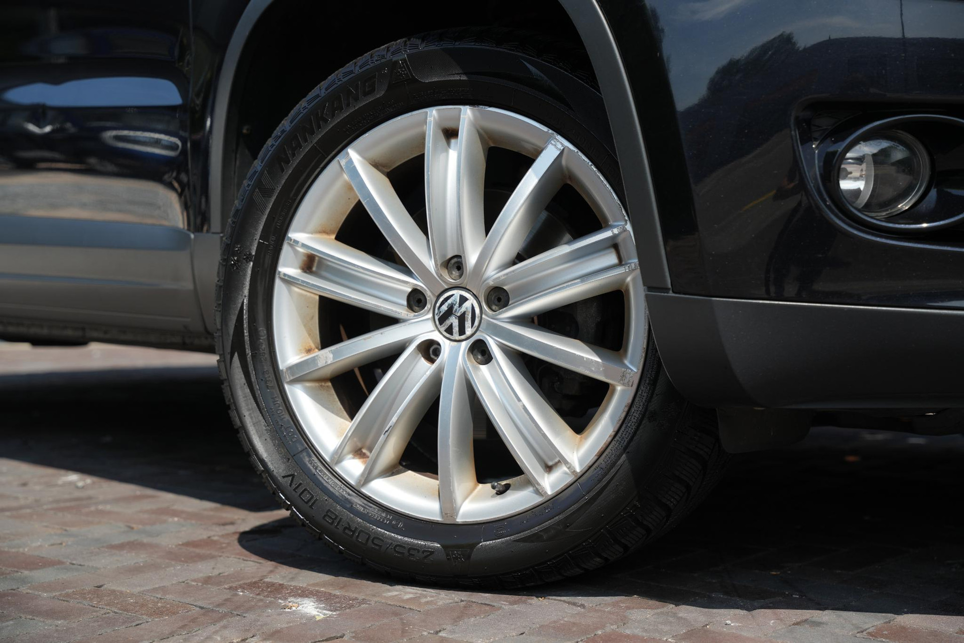 Volkswagen Tiguan 2.0 TDI Track&Field 4Motion 2009 Deep black pearl effect (2T2T) 10