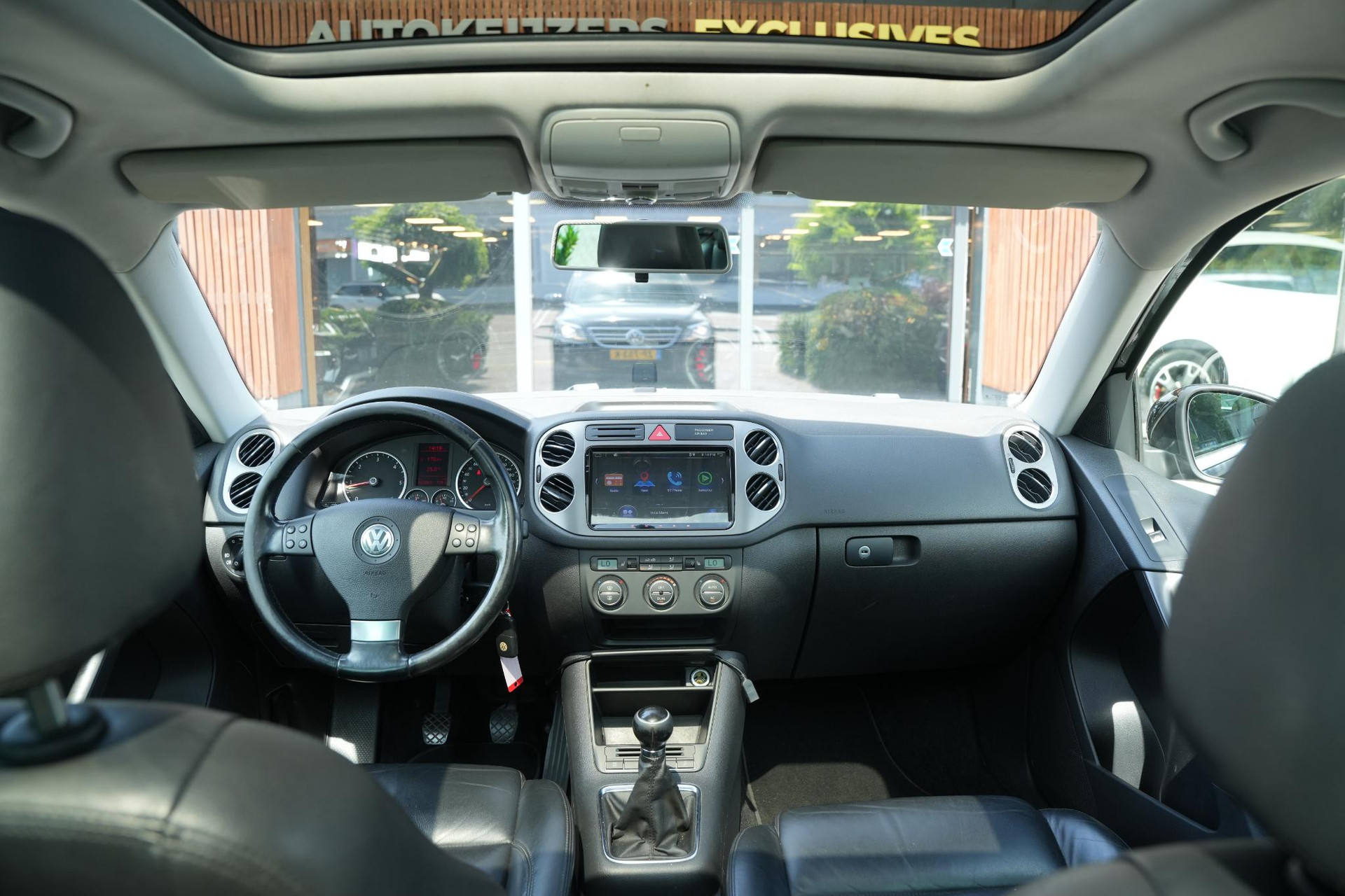 Volkswagen Tiguan 2.0 TDI Track&Field 4Motion 2009 Deep black pearl effect (2T2T) 2