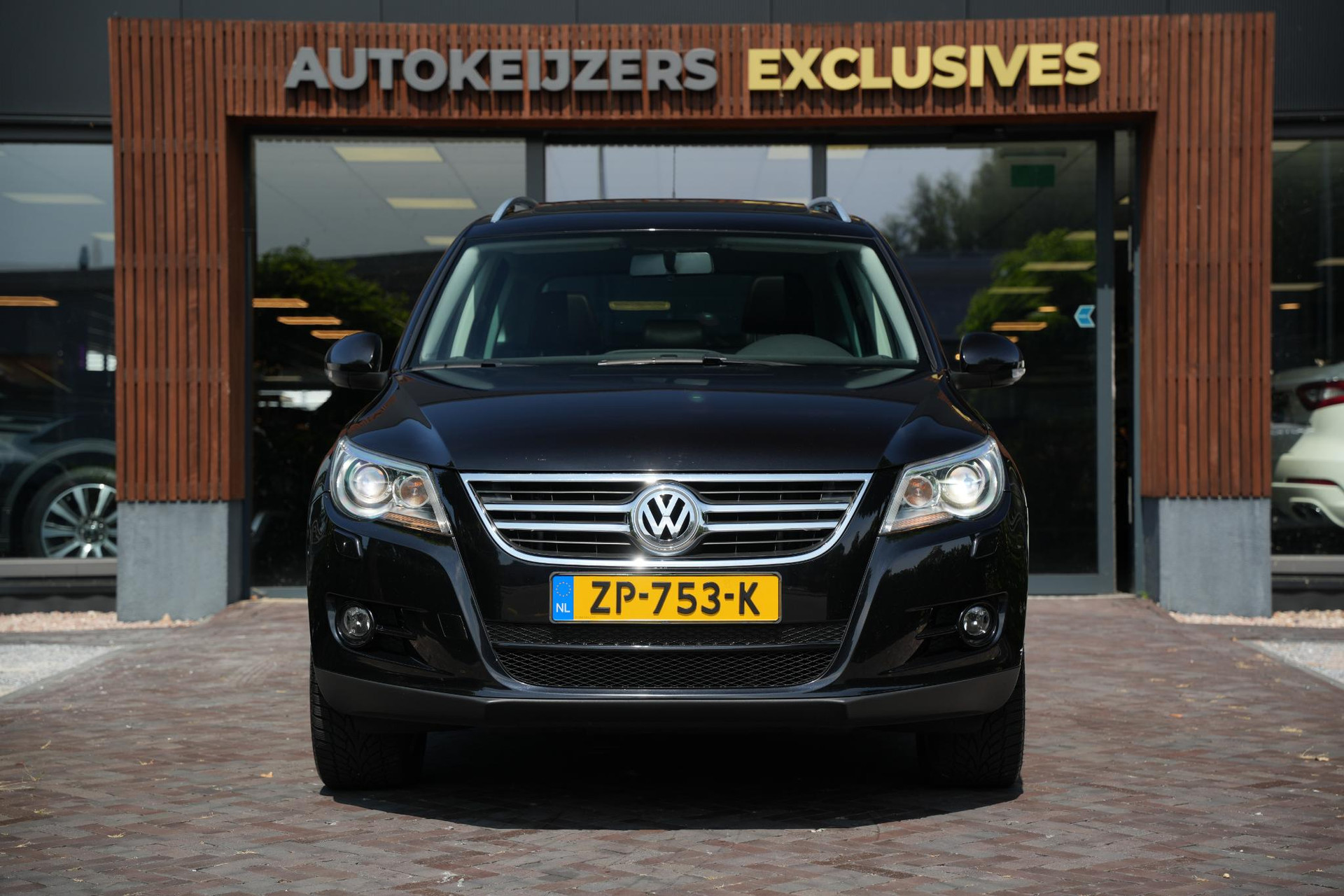 Volkswagen Tiguan 2.0 TDI Track&Field 4Motion 2009 Deep black pearl effect (2T2T) 3