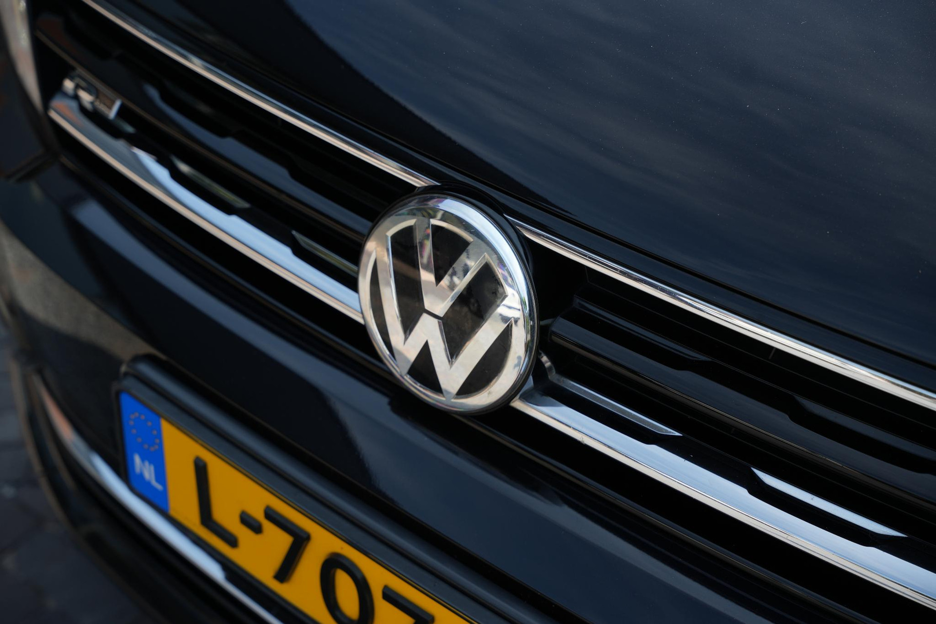 Volkswagen Tiguan 2.0 TSI 4Motion Highline Business R 2018 Deep black pearl effect (2T2T) 16