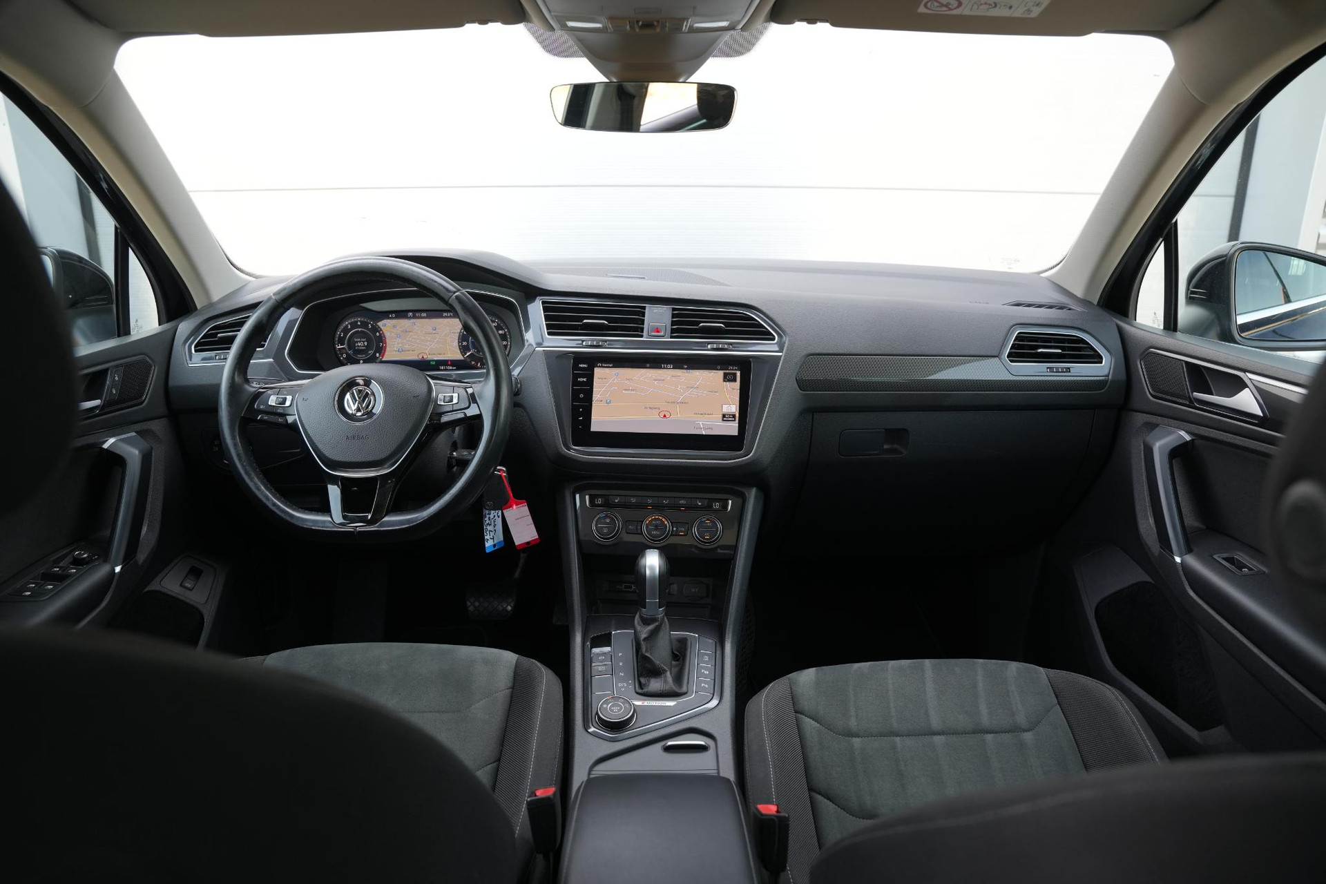 Volkswagen Tiguan 2.0 TSI 4Motion Highline Business R 2018 Deep black pearl effect (2T2T) 2