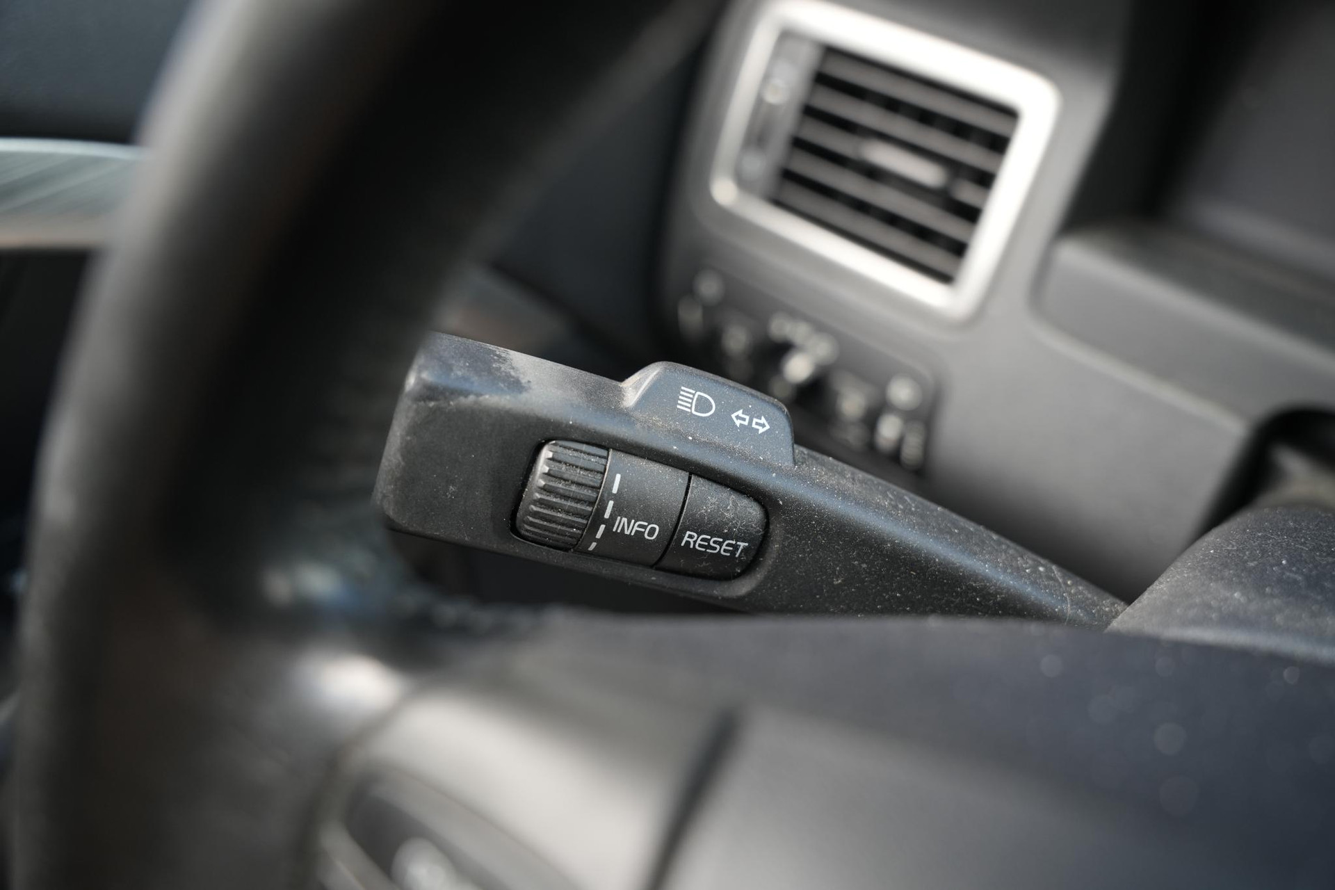 Volvo S80 2.5 T Kinetic 2008 TITANIUM GREY PEARL (455) 33