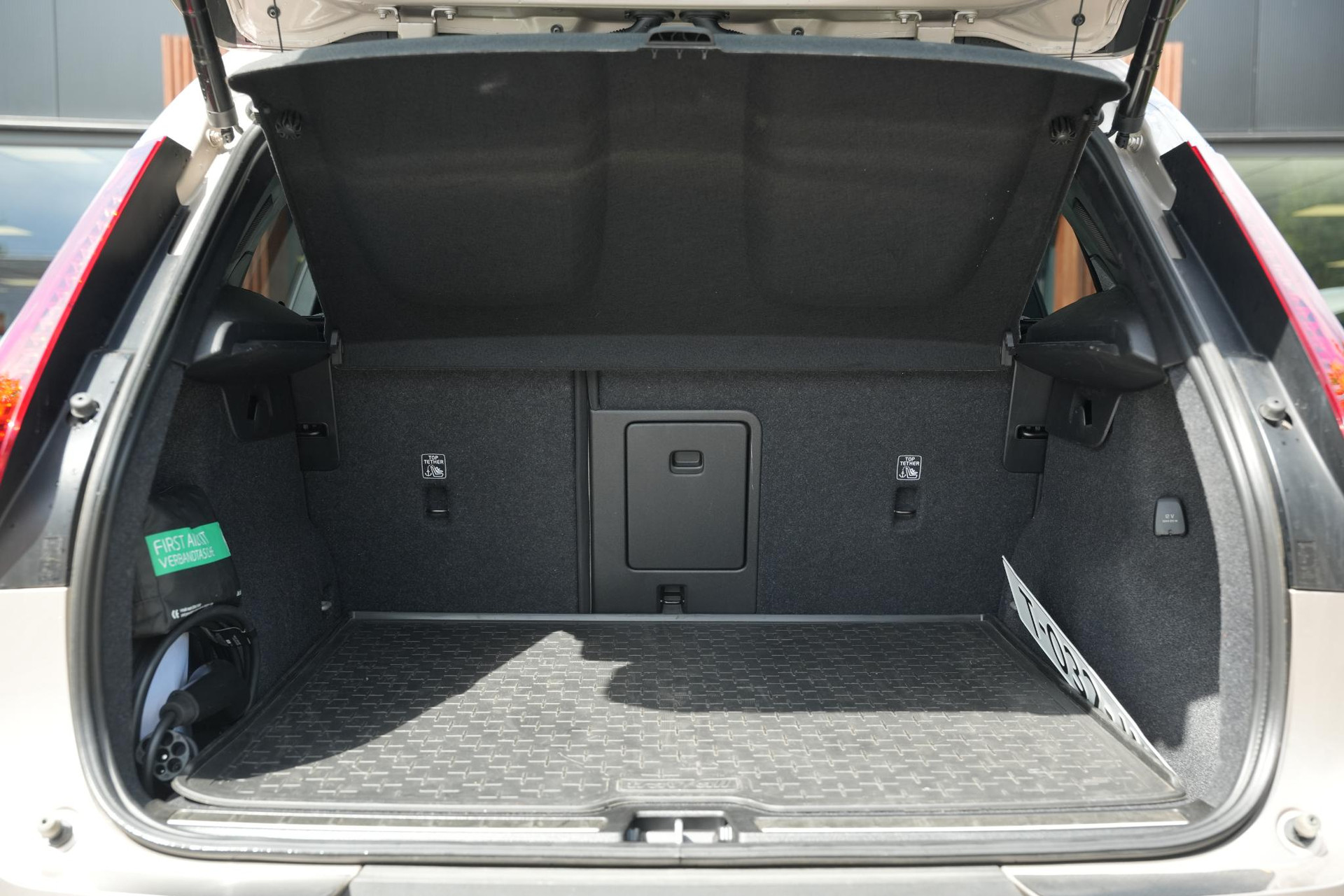 Volvo XC40 1.5 T4 Plug-in hybrid Ultimate Bright 2023 Bright dusk 12