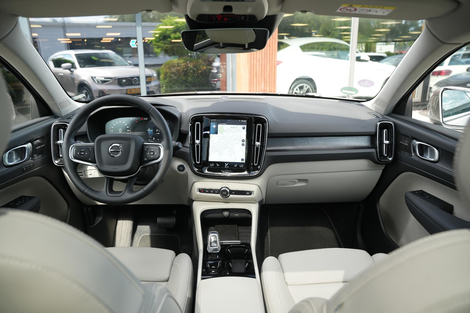 Volvo XC40 1.5 T4 Plug-in hybrid Ultimate Bright 2023 Bright dusk 2