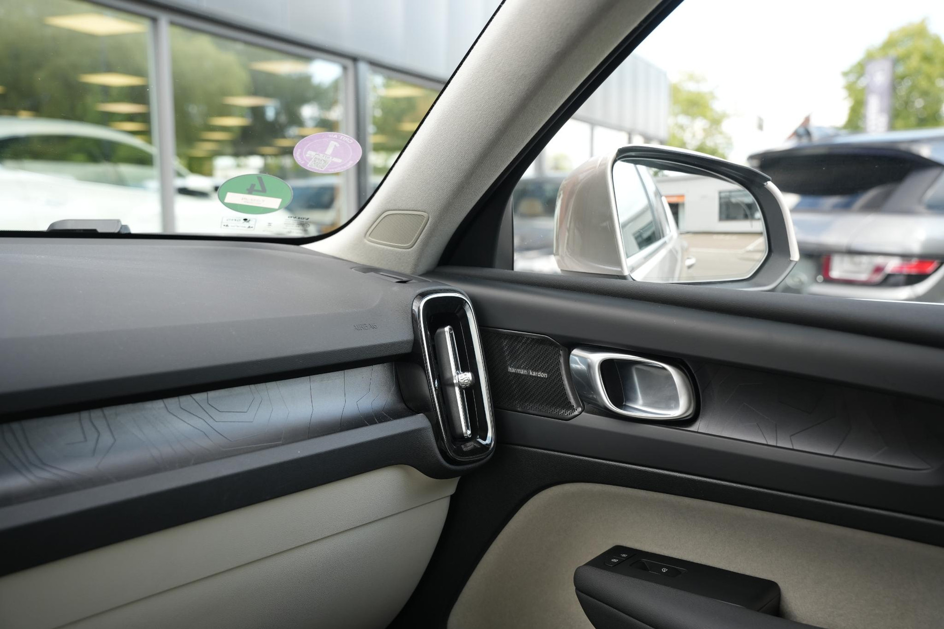 Volvo XC40 1.5 T4 Plug-in hybrid Ultimate Bright 2023 Bright dusk 24