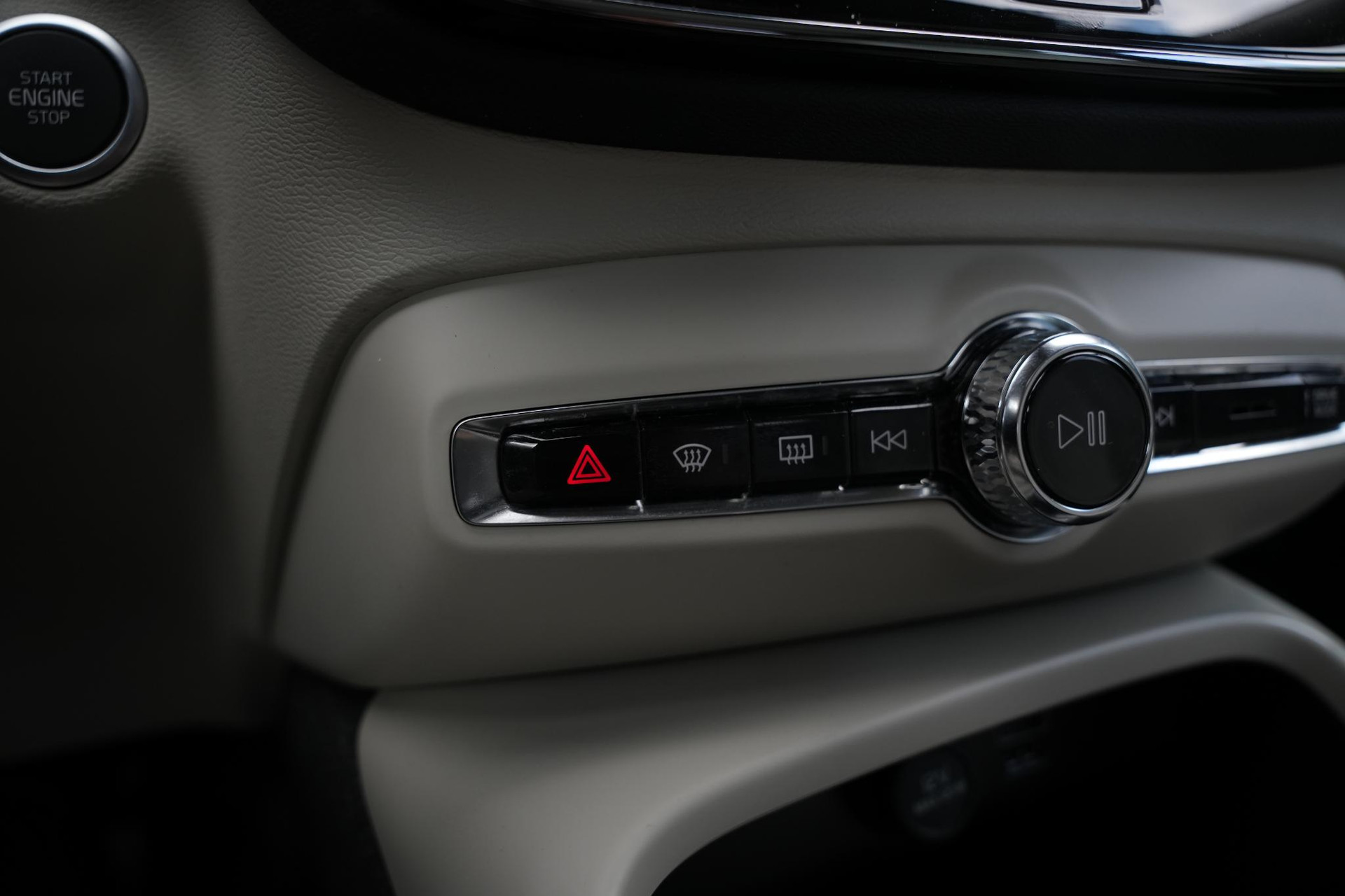 Volvo XC40 1.5 T4 Plug-in hybrid Ultimate Bright 2023 Bright dusk 37