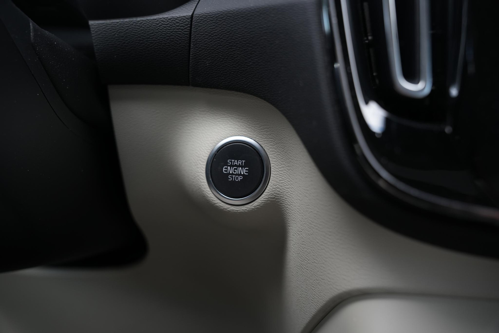 Volvo XC40 1.5 T4 Plug-in hybrid Ultimate Bright 2023 Bright dusk 38