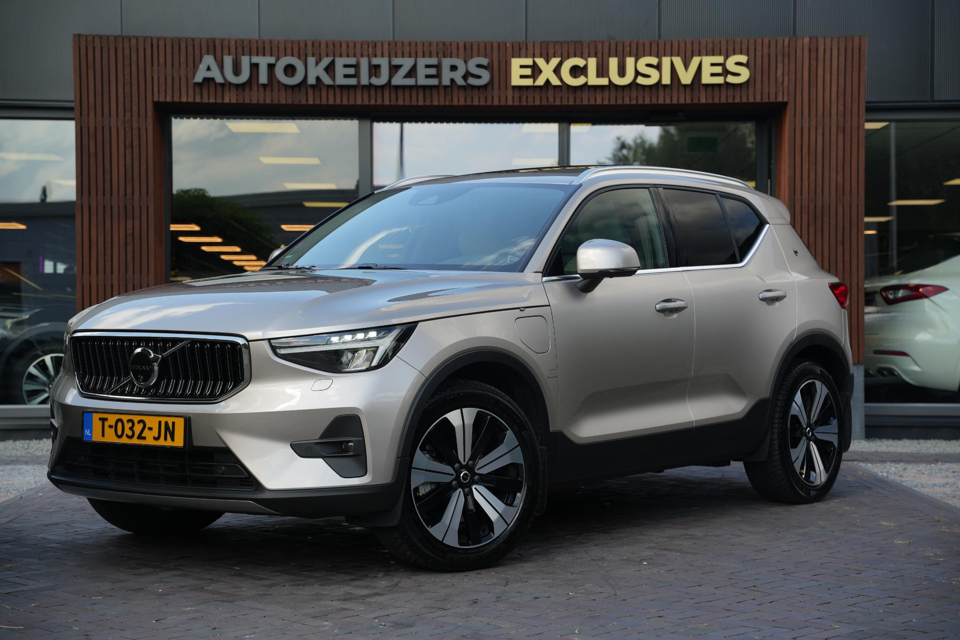 Volvo XC40 1.5 T4 Plug-in hybrid Ultimate Bright 2023 Bright dusk 5
