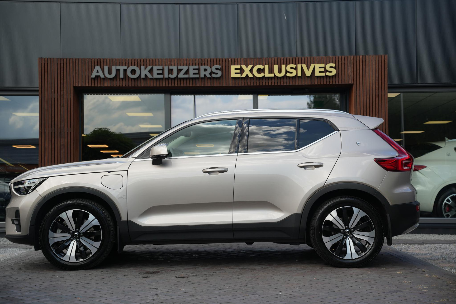 Volvo XC40 1.5 T4 Plug-in hybrid Ultimate Bright 2023 Bright dusk 7
