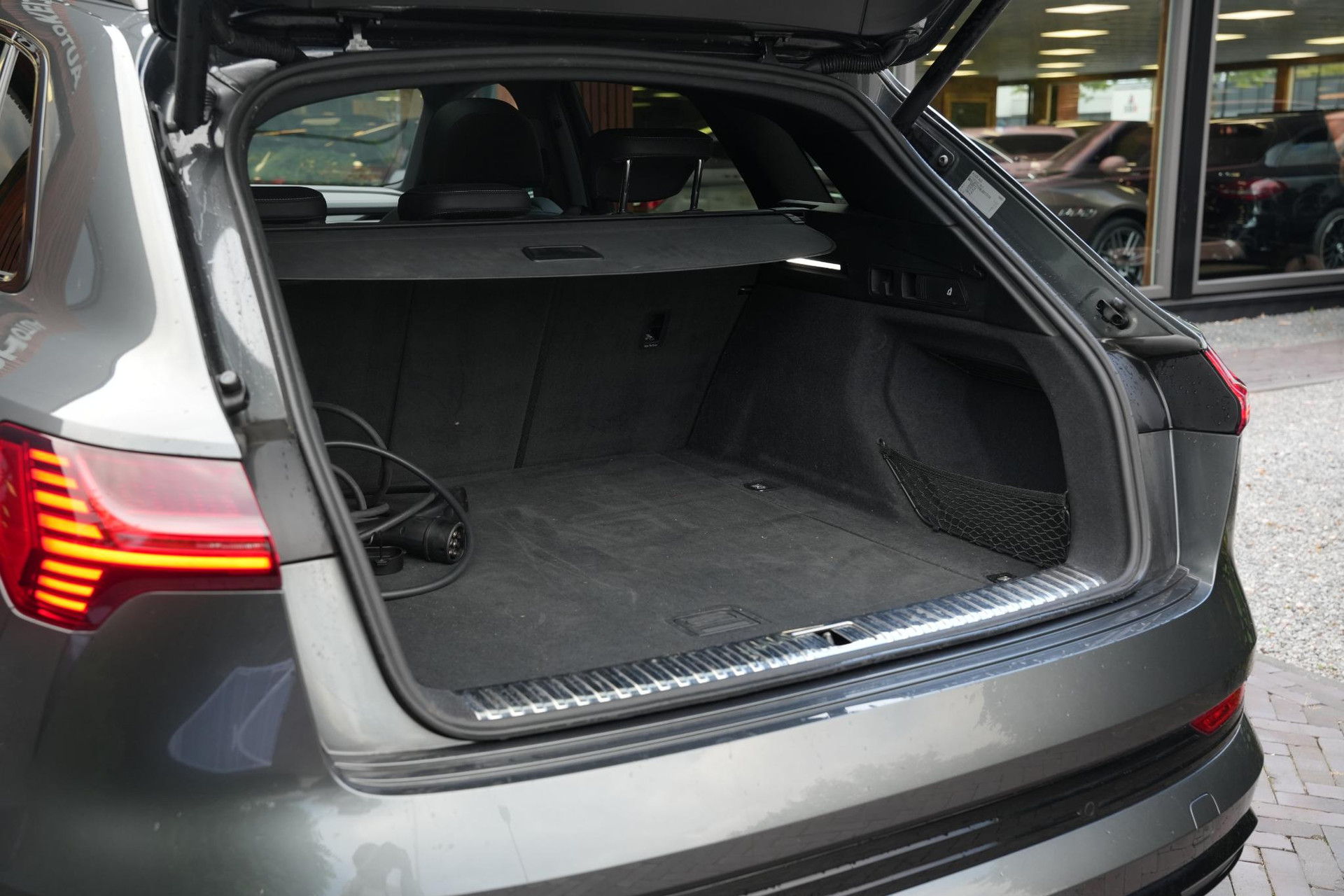 Audi e-tron e-tron 50 quattro Launch edition Black 71 kWh 2019 Daytonagrijs 12