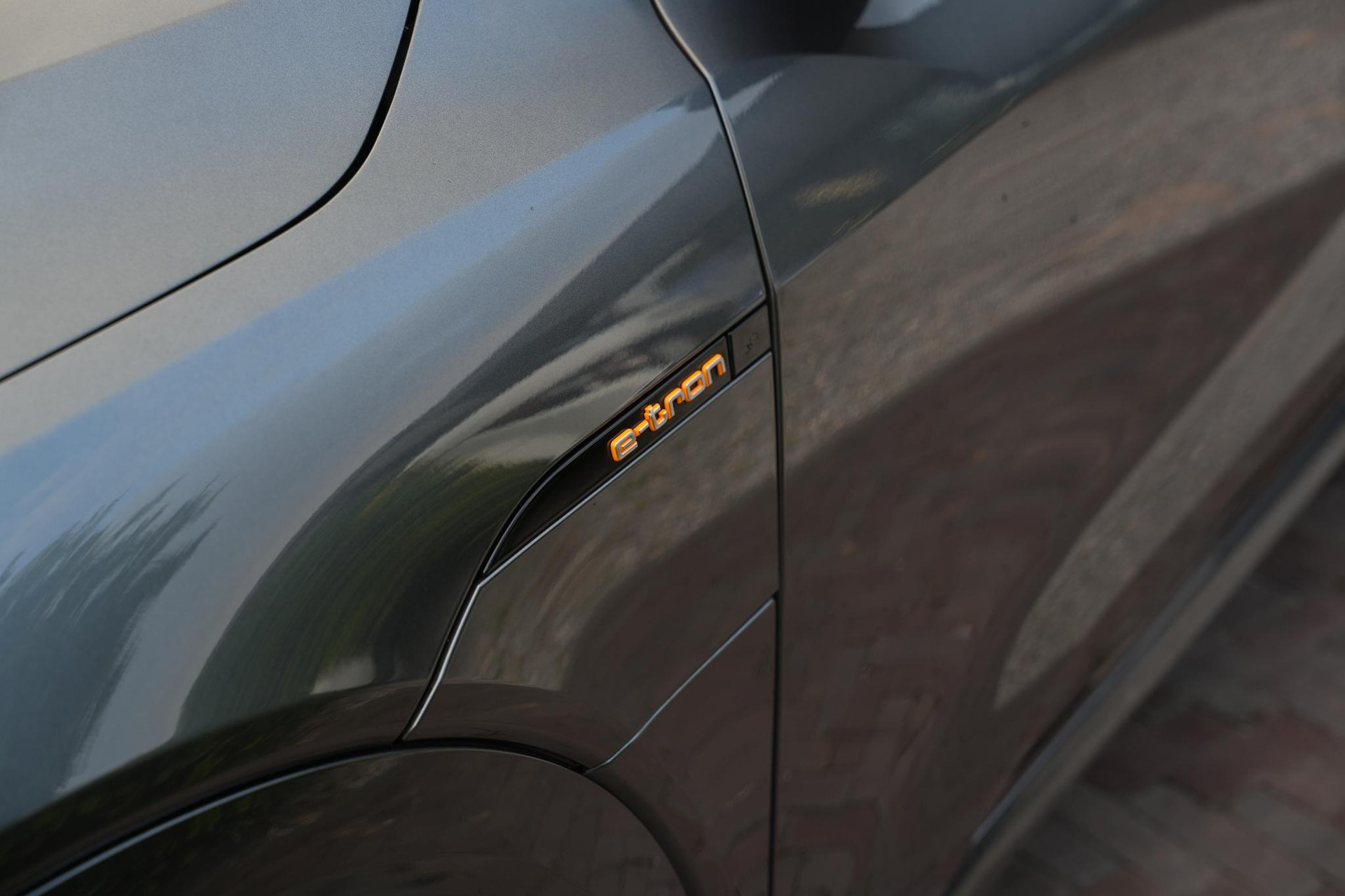 Audi e-tron e-tron 50 quattro Launch edition Black 71 kWh 2019 Daytonagrijs 18