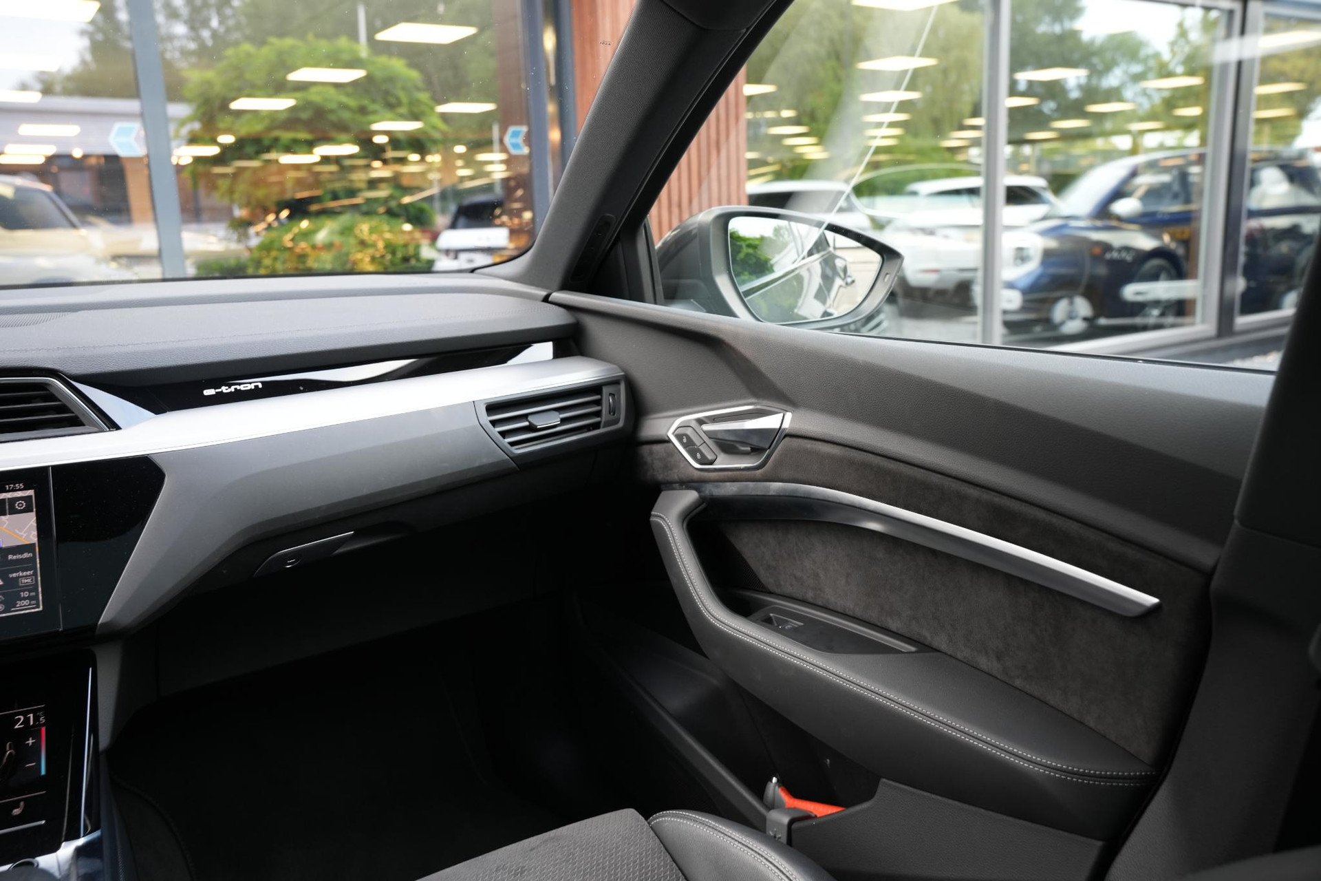 Audi e-tron e-tron 50 quattro Launch edition Black 71 kWh 2019 Daytonagrijs 23