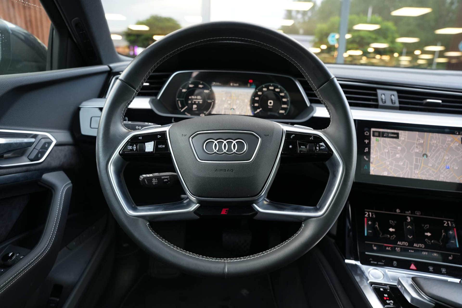 Audi e-tron e-tron 50 quattro Launch edition Black 71 kWh 2019 Daytonagrijs 8