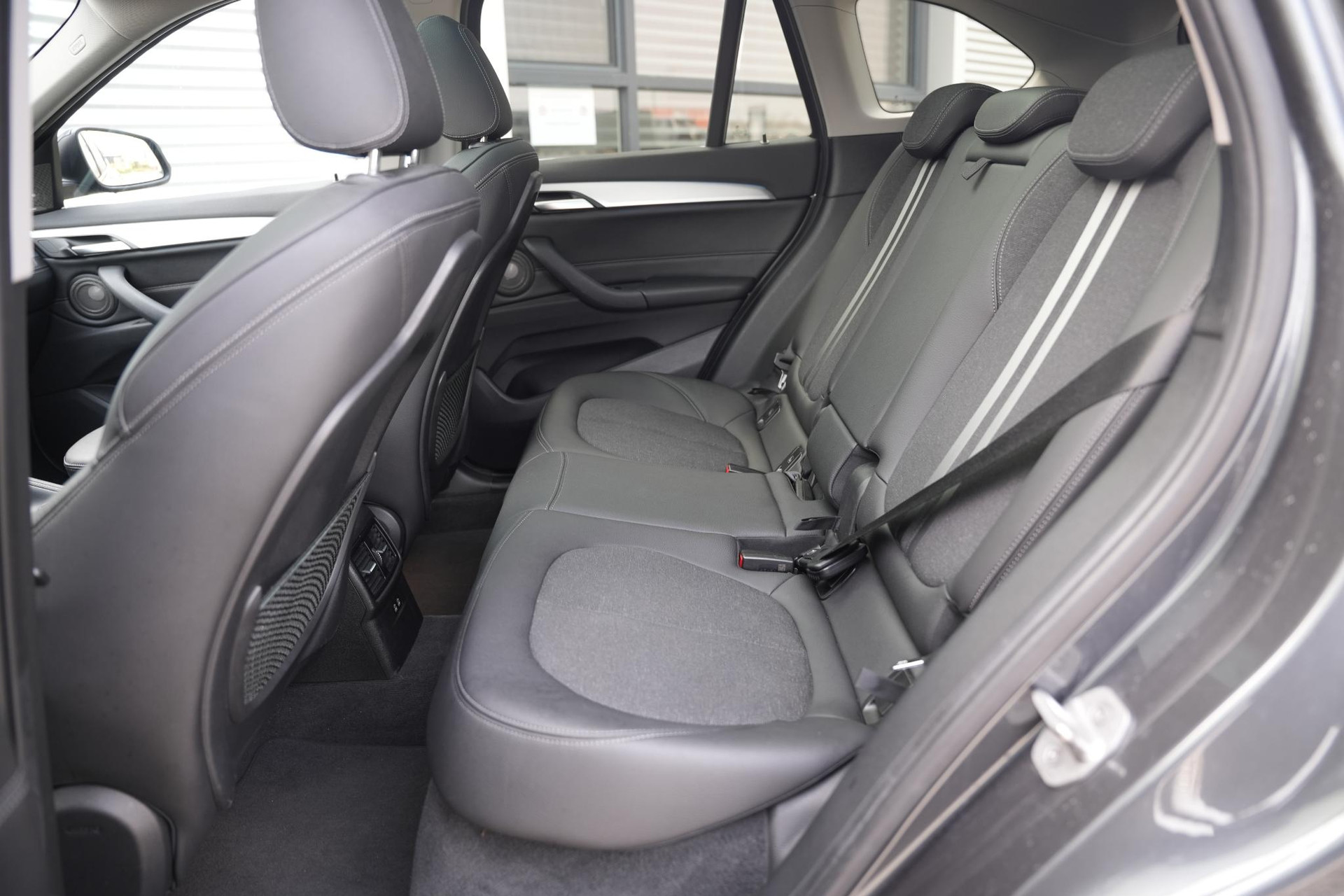 BMW X1 xDrive25e High Executive 2020 MINERALGRAU METALLIC (B39) 14