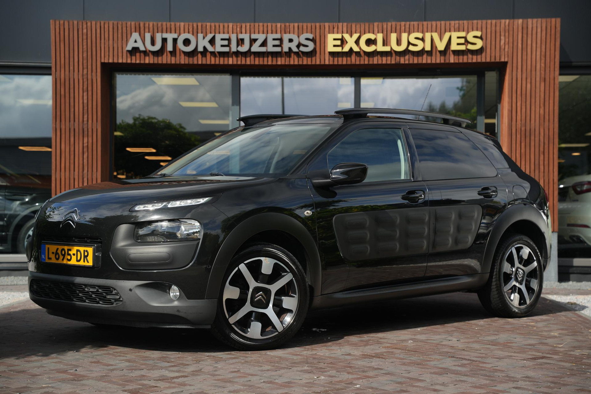 Citroën C4 Cactus 1.2 PureTech Business Plus 2016 PAINT OBSIDIAN BLACK (EXL) 5