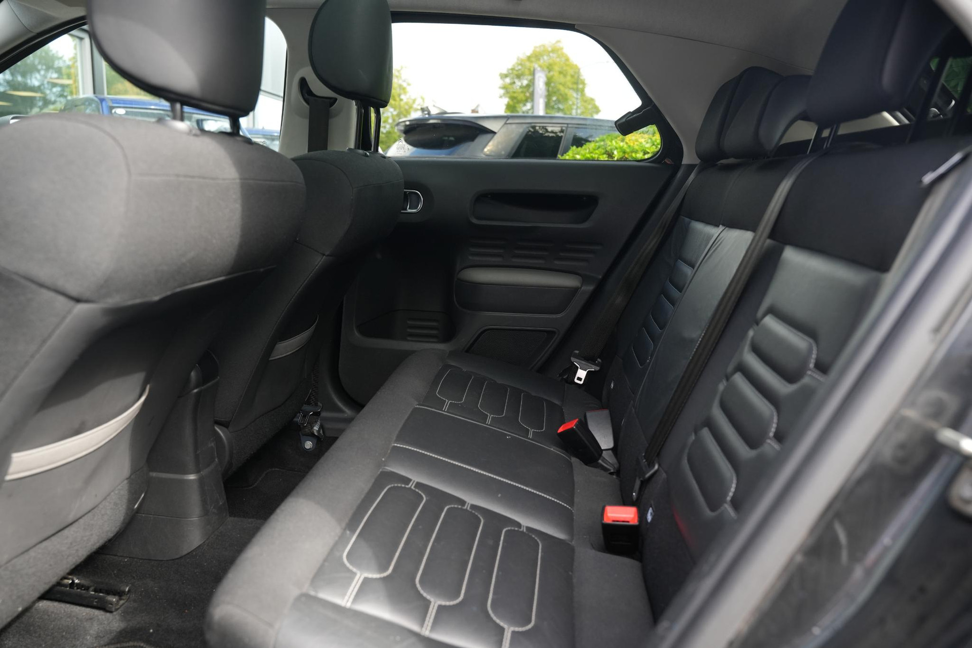 Citroën C4 Cactus 1.2 PureTech Business Plus 2016 PAINT OBSIDIAN BLACK (EXL) 6