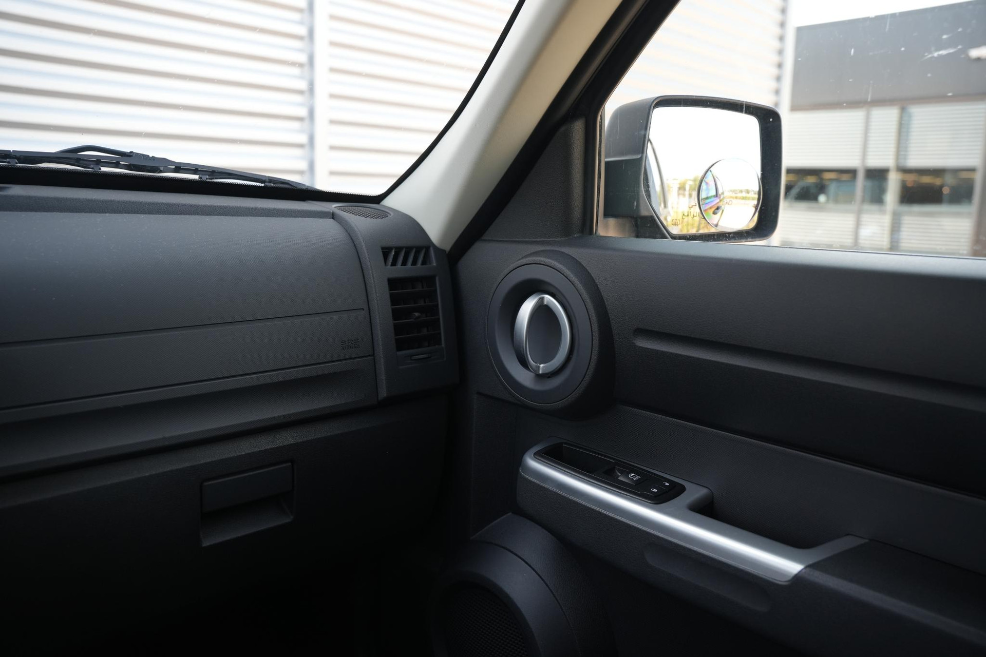 Dodge Nitro  2013  36