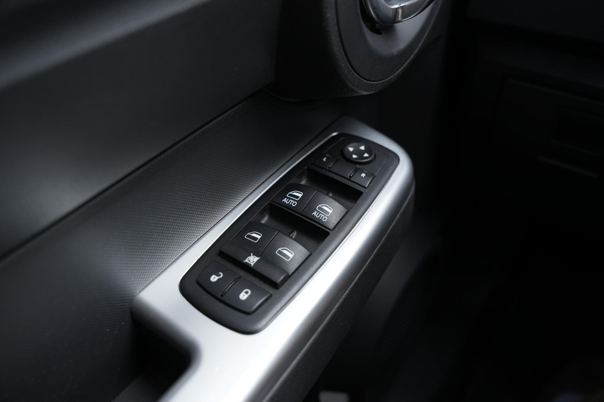 Dodge Nitro  2013  38