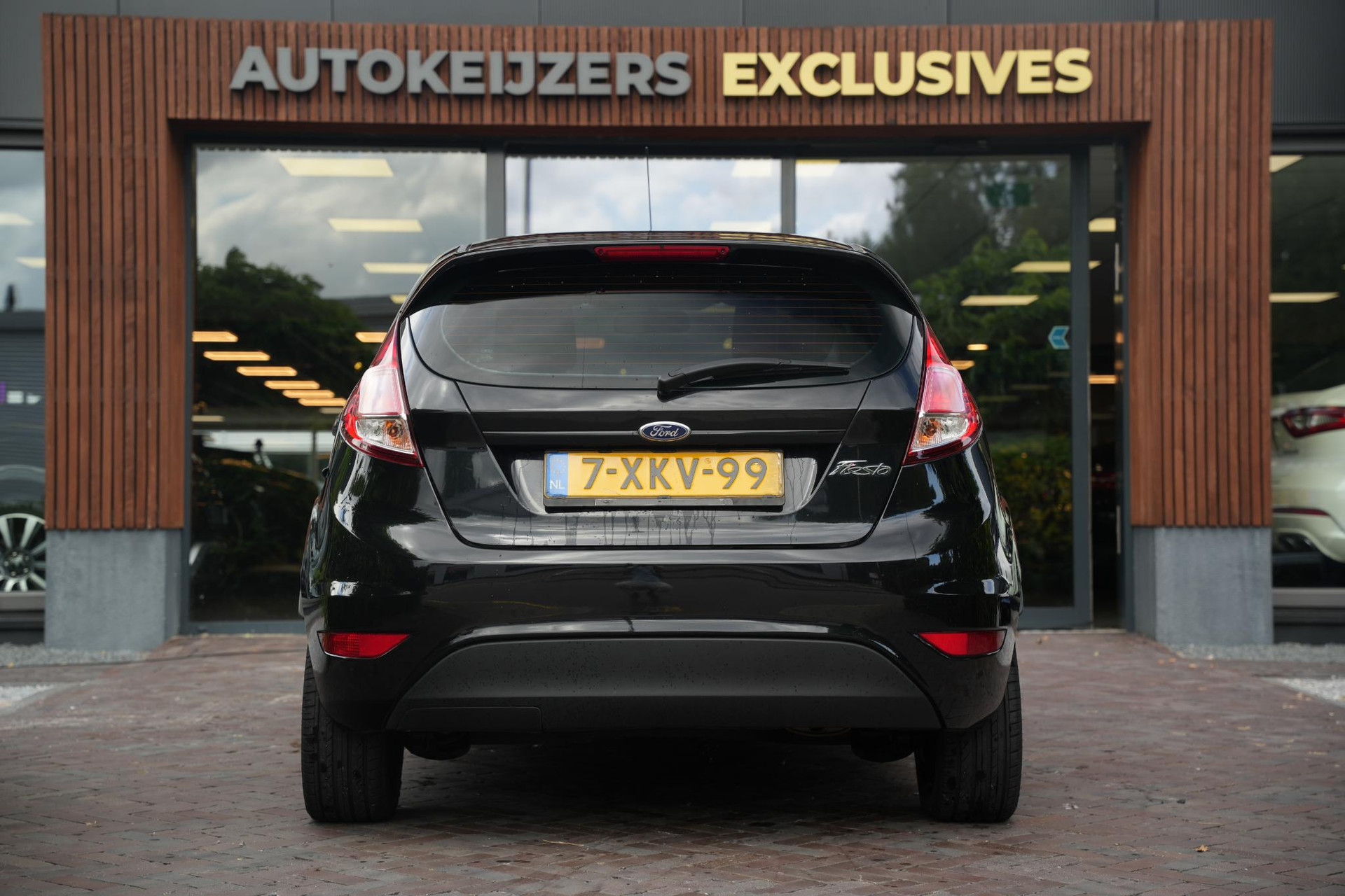 Ford Fiesta 1.0 Style 2014 Panther Black C/c Med Solid (Pnjab) 11