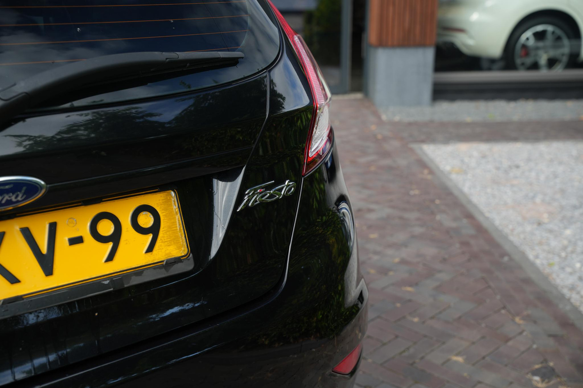 Ford Fiesta 1.0 Style 2014 Panther Black C/c Med Solid (Pnjab) 17