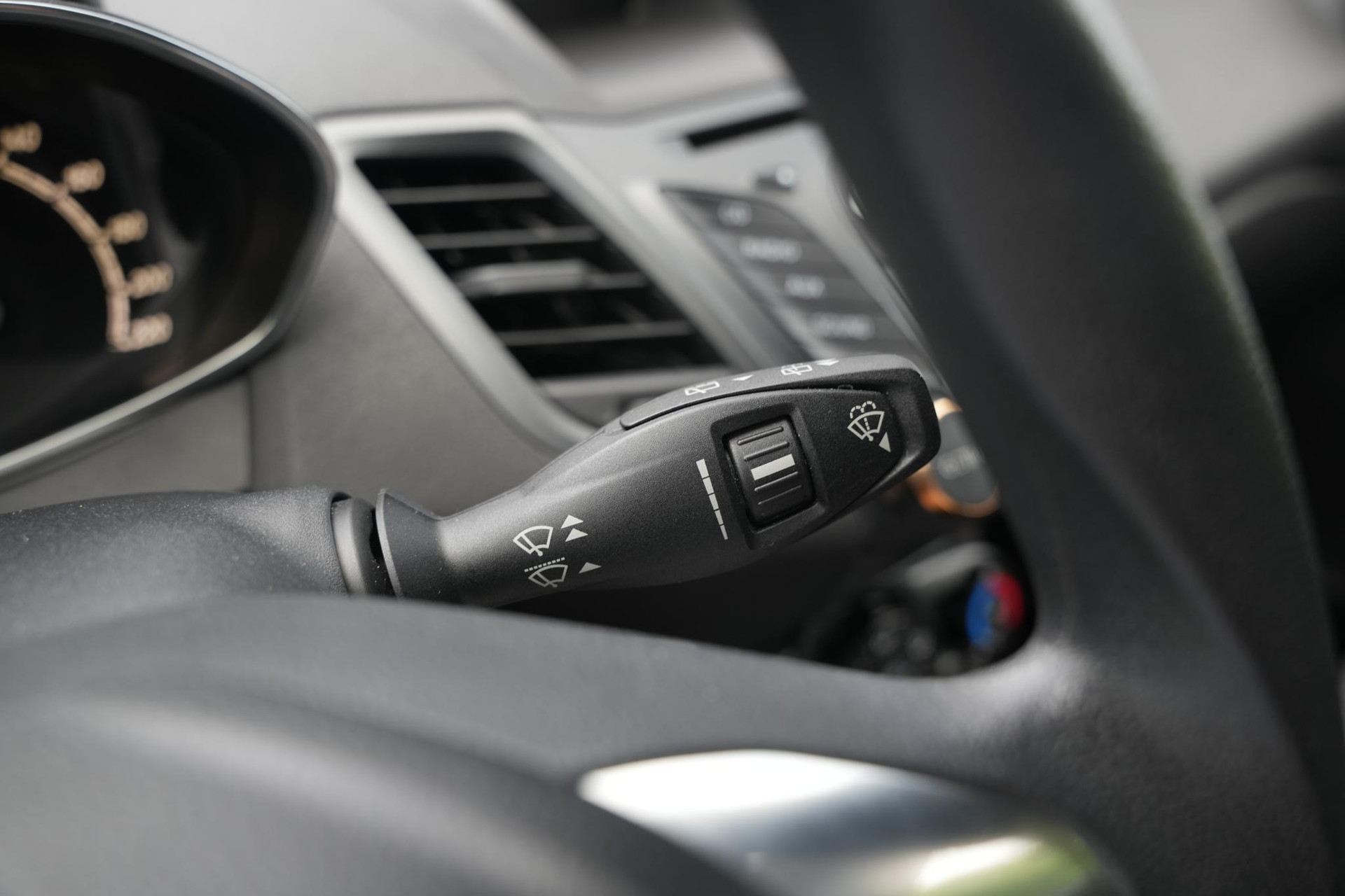 Ford Fiesta 1.0 Style 2014 Panther Black C/c Med Solid (Pnjab) 26