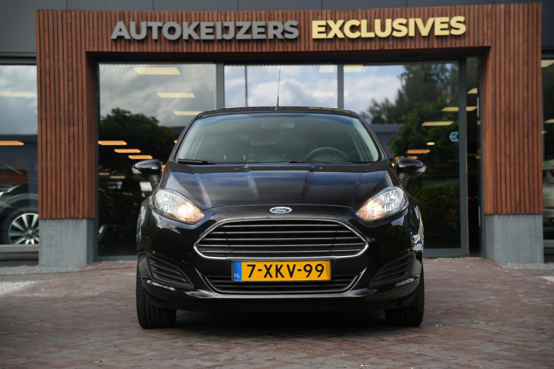 Ford Fiesta 1.0 Style 2014 Panther Black C/c Med Solid (Pnjab) 3