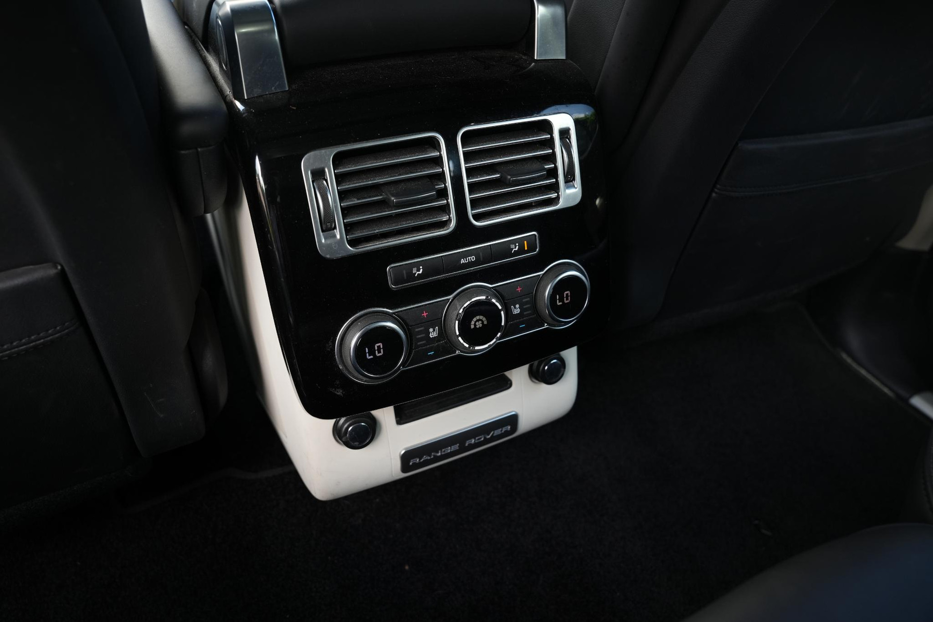 Land Rover Range Rover 3.0 TDV6 Autobiography 2015  28