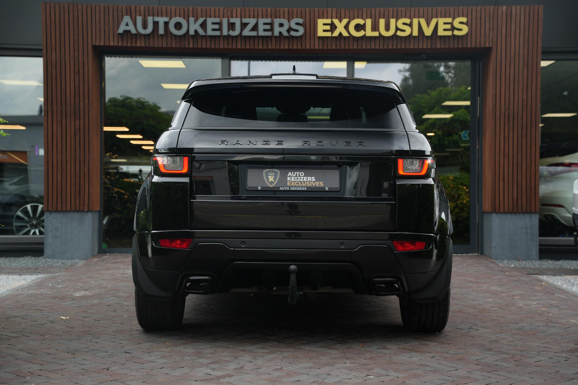 Land Rover Range Rover Evoque 2.0 Si4 HSE Dynamic 2016 Exterior Paint - Santorini Black (1AG) 11