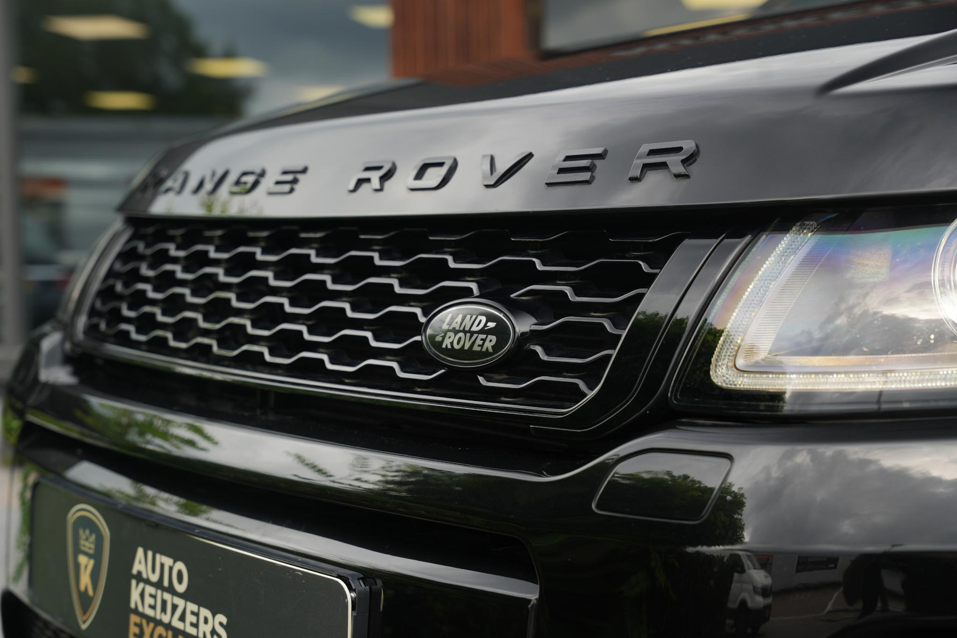 Land Rover Range Rover Evoque 2.0 Si4 HSE Dynamic 2016 Exterior Paint - Santorini Black (1AG) 18