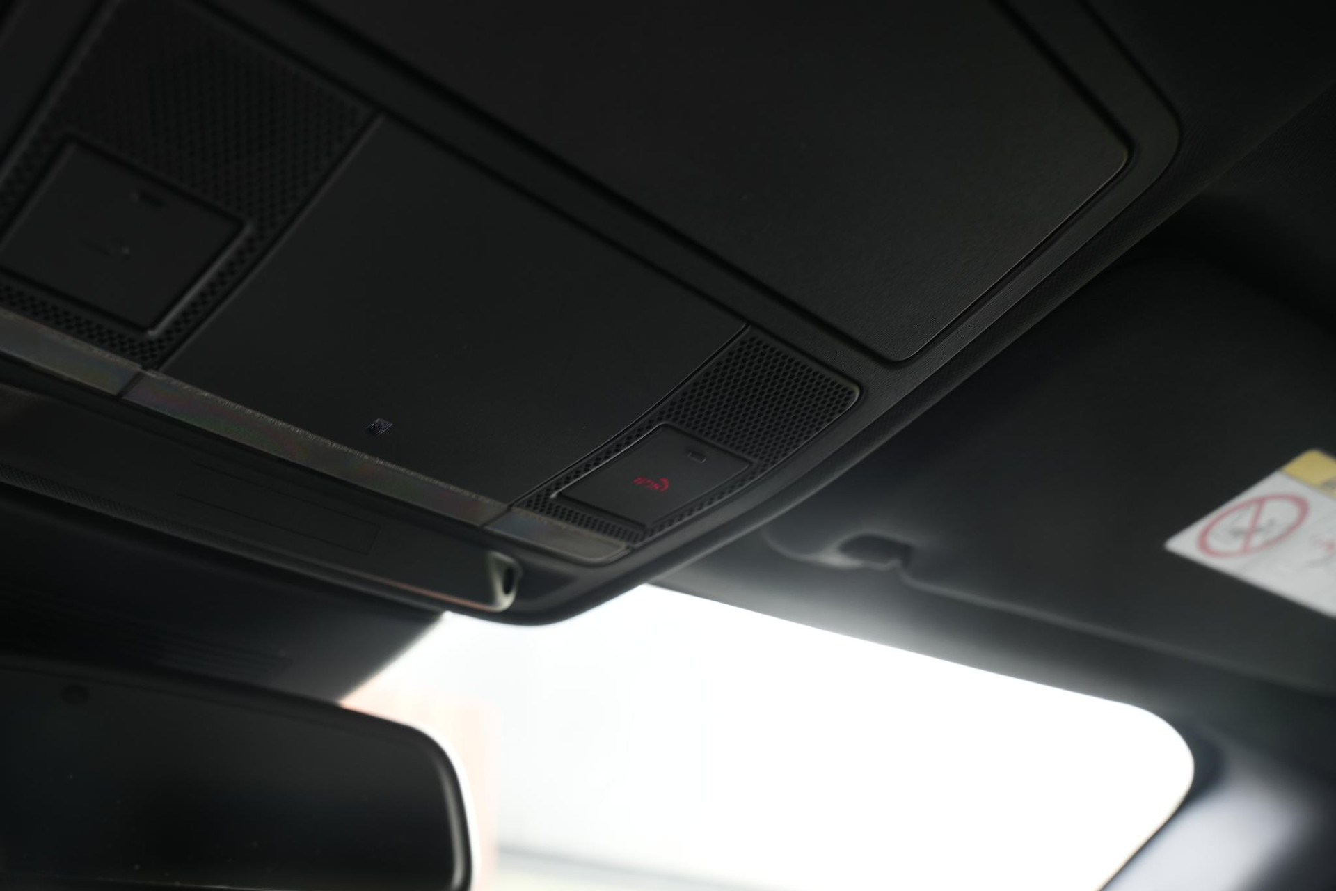 Land Rover Range Rover Evoque 2.0 Si4 HSE Dynamic 2016 Exterior Paint - Santorini Black (1AG) 39