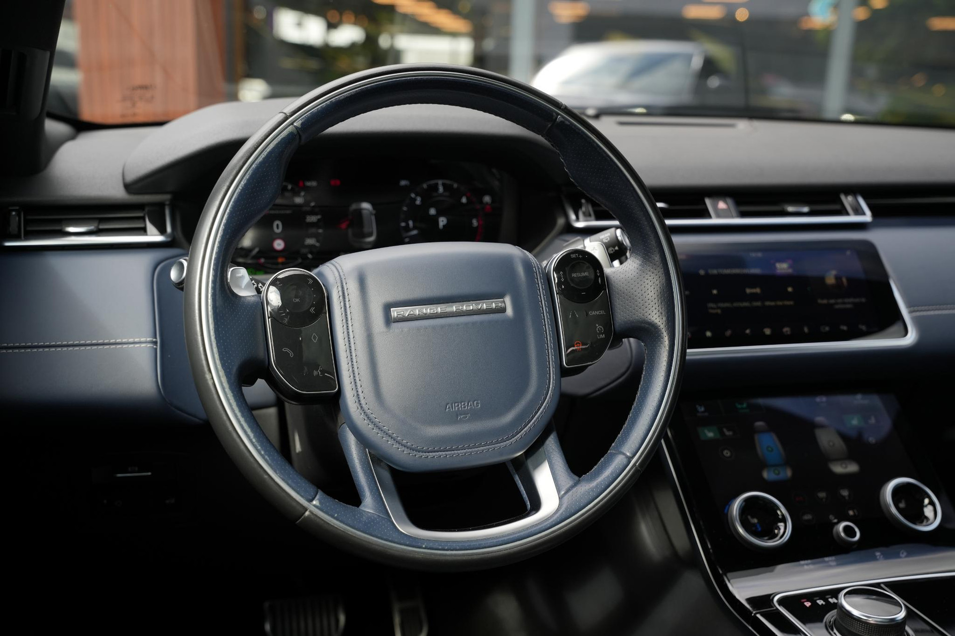 Land Rover Range Rover Velar 3.0 D300 AWD R-Dynamic HSE 2019 Exterior Paint - Santorini Black (1AG) 10