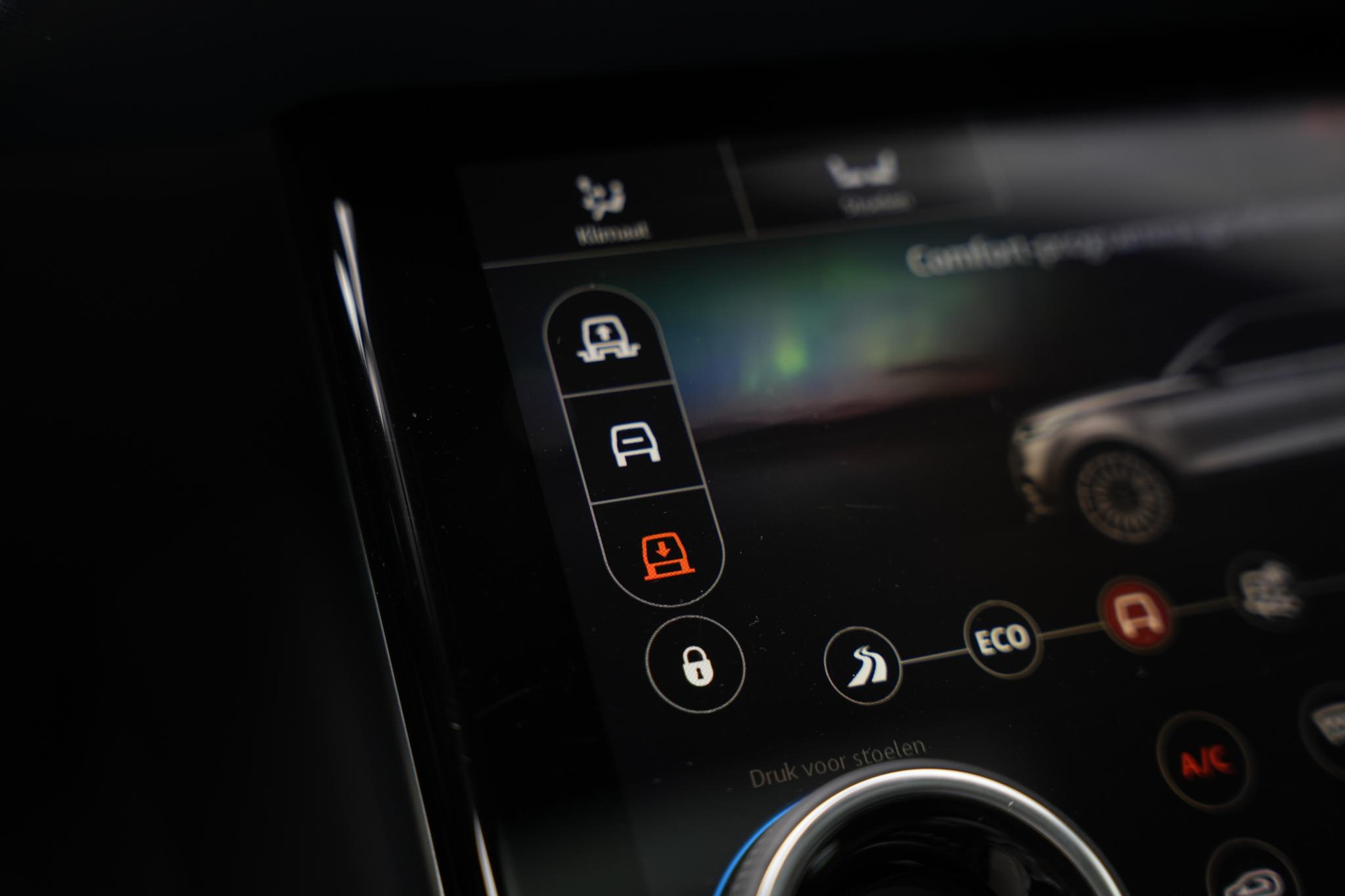 Land Rover Range Rover Velar 3.0 D300 AWD R-Dynamic HSE 2019 Exterior Paint - Santorini Black (1AG) 13